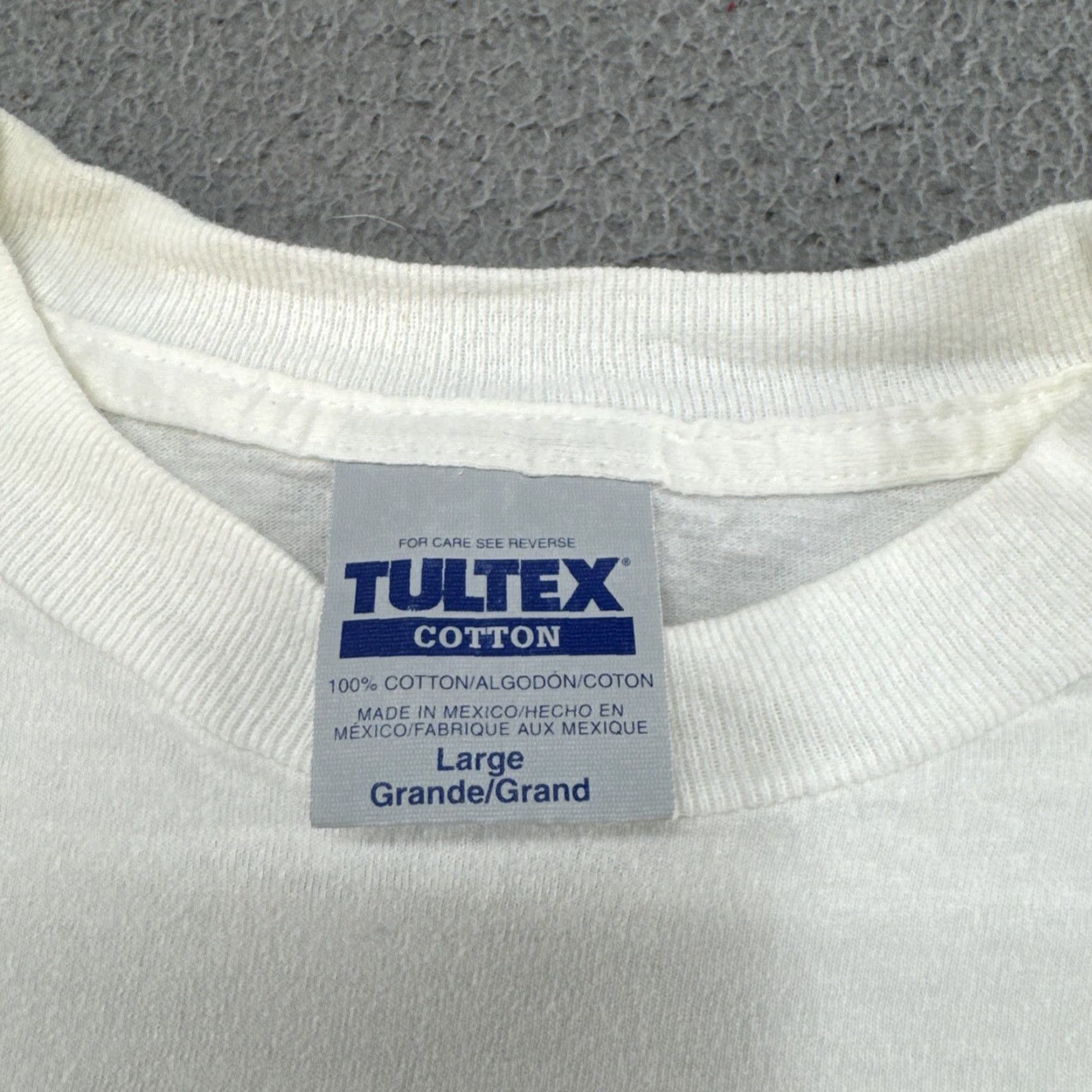 Tultex VINTAGE 1994 Looney Tunes Taz WI Badgers Double Sided T-Shirt SZ L NCAA Graphic Tultex Mens Cotton Off-White 1990s Taz WTF? Size US L / EU 52-54 / 3 - 3 Thumbnail