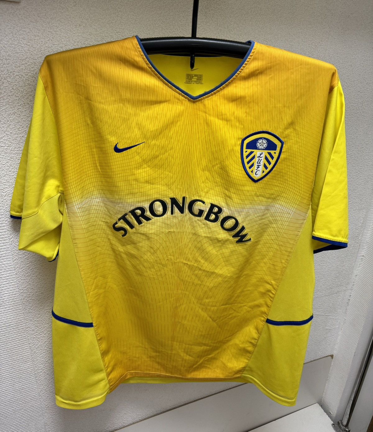 Nike Leeds United nike vintage soccer jersey 2002/03 Xl strongbow Size US XL / EU 56 / 4 - 1 Thumbnail