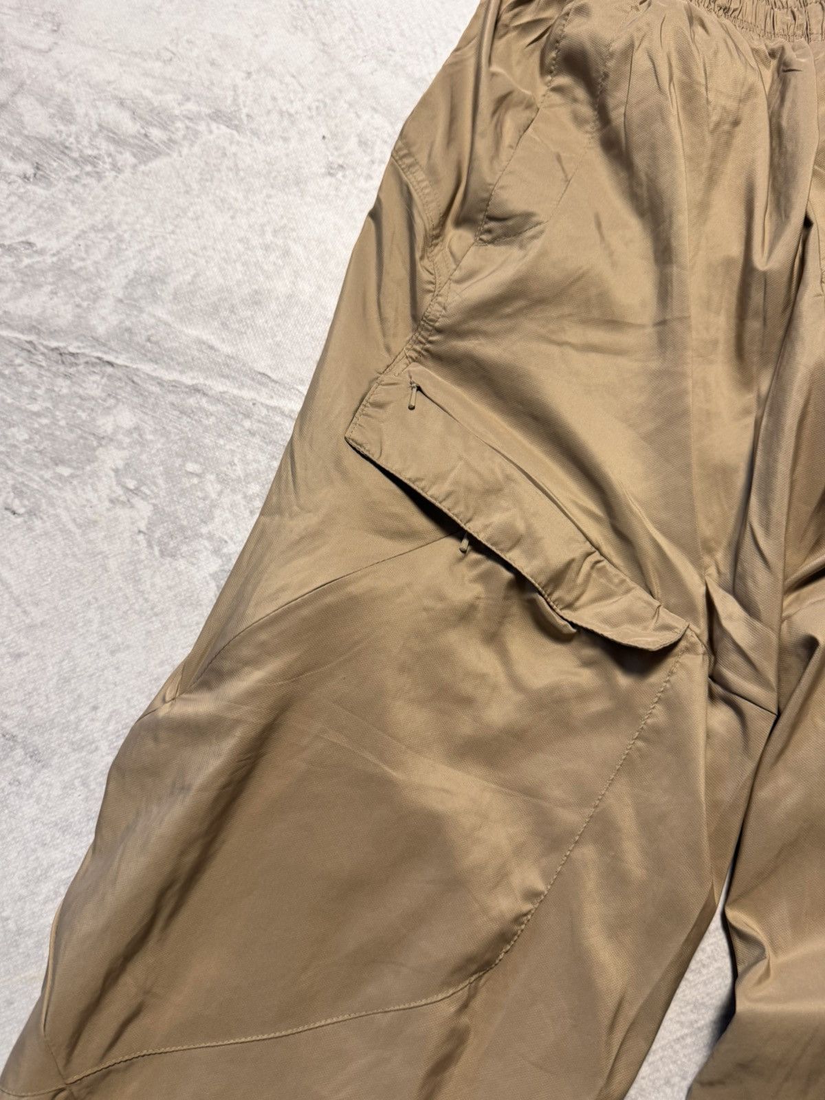 Nike × Vintage 00s Nike Vintage Nylon Cargo Baggy Airmax Pants Joggers Y2K Size US 34 / EU 50 - 5 Thumbnail