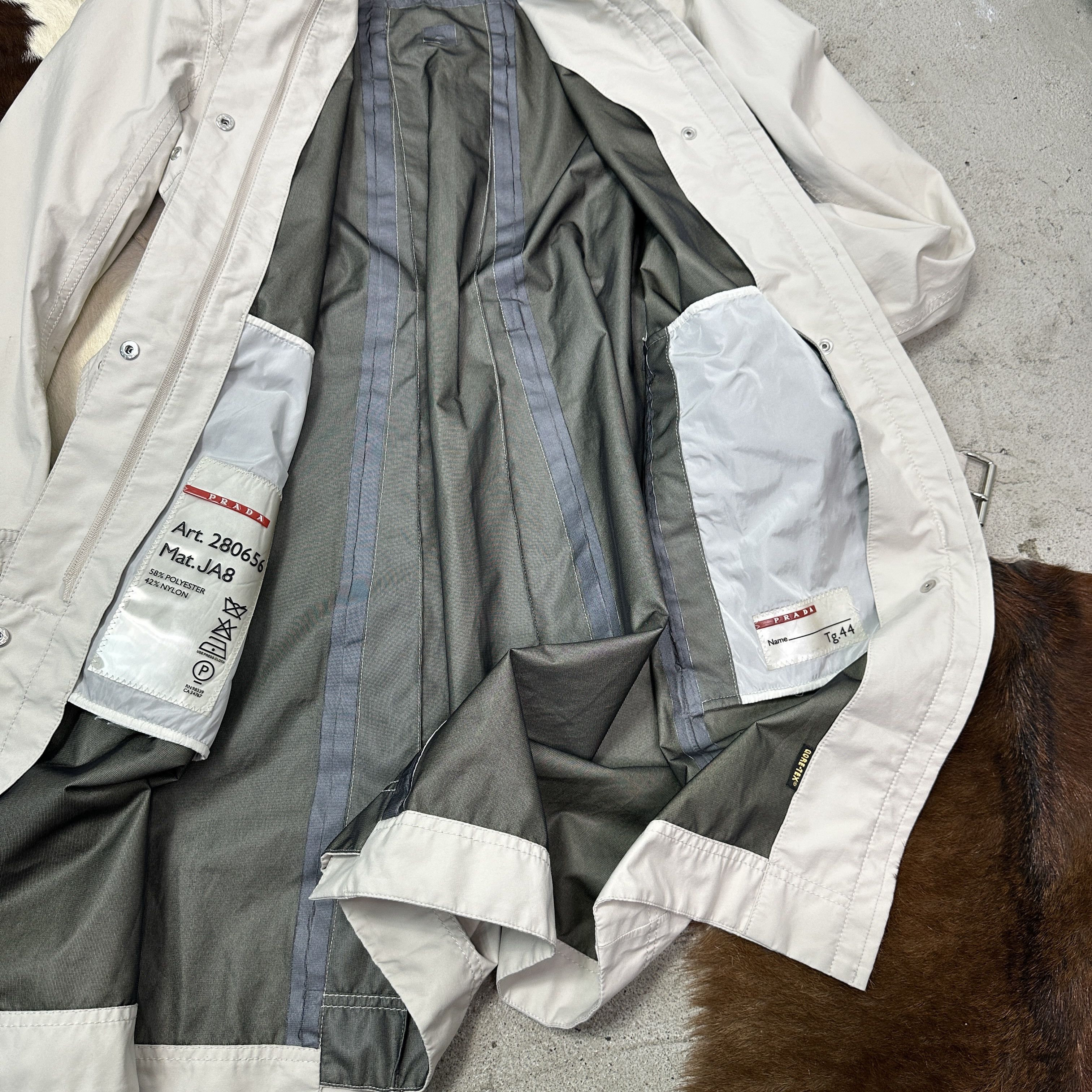 Prada Vintage Minimalist Classy Gore-Tex Prada Coat Y2K Size M / US 6-8 / IT 42-44 - 14 Thumbnail