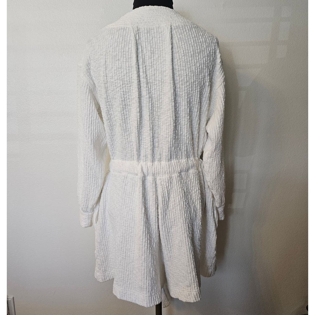 Free People EUC Free People FP Beach White Greta Romper Cover-Up XS Size 26" / US 2 / IT 38 - 4 Thumbnail