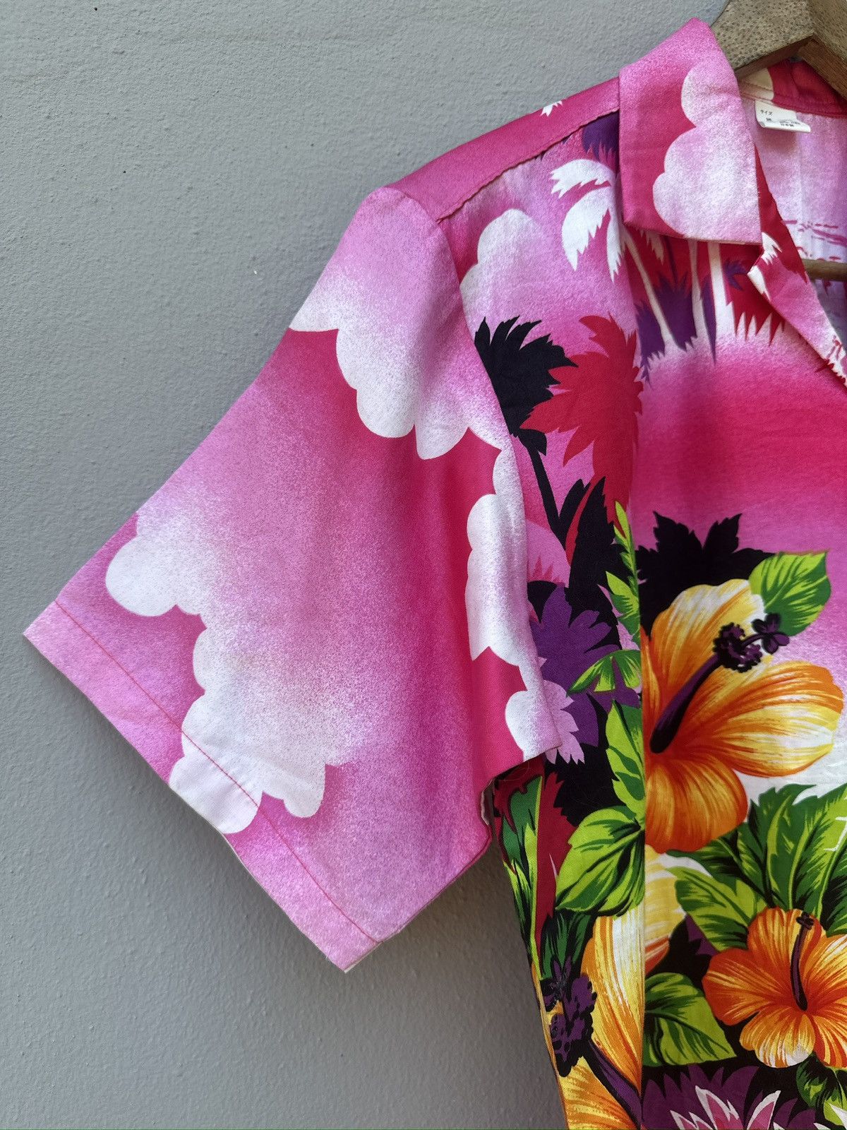 Japanese Brand Japanese Brand Hawaii Colourfull Flowers Size US L / EU 52-54 / 3 - 5 Thumbnail