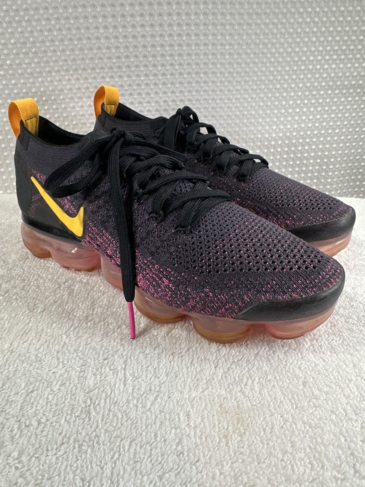 Nike Nike Air VaporMax Flyknit 2 Air Max Womens Black Pink Shoes Size US 7.5 / IT 37.5 - 1 Thumbnail