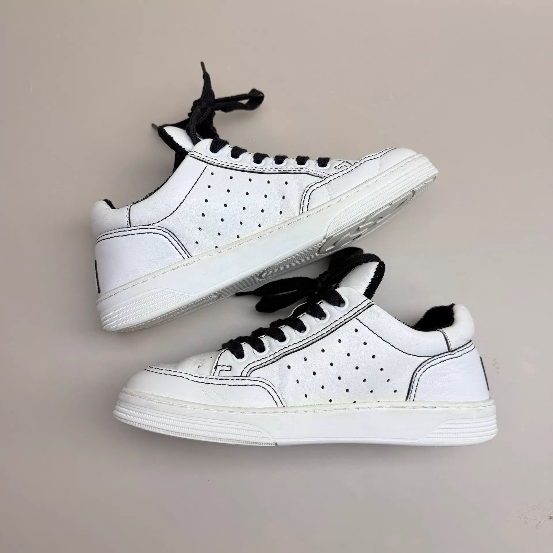 Chanel CHANEL Black White Panda Logo Sneakers EU35.5 95New Size US 5 / IT 35 - 5 Thumbnail