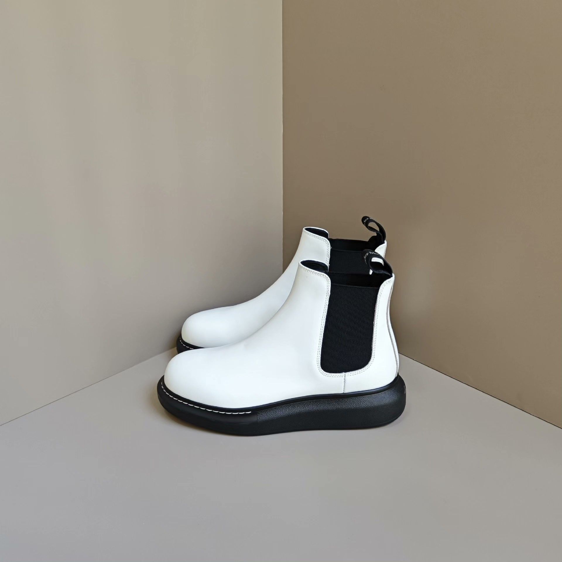 Alexander McQueen Alexander McQueen White Boots us_7 Women Size US 7 / IT 37 - 1 Thumbnail