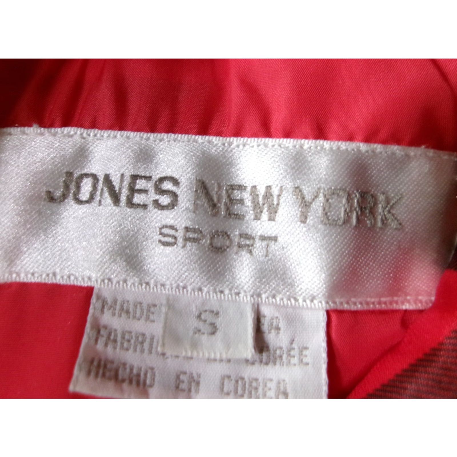 Jones New York VINTAGE Jones New York Sport Vest Womens Small Plaid Puffer Sleeveless 90s Red Black Slim Fit Size S / US 4 / IT 40 - 6 Thumbnail
