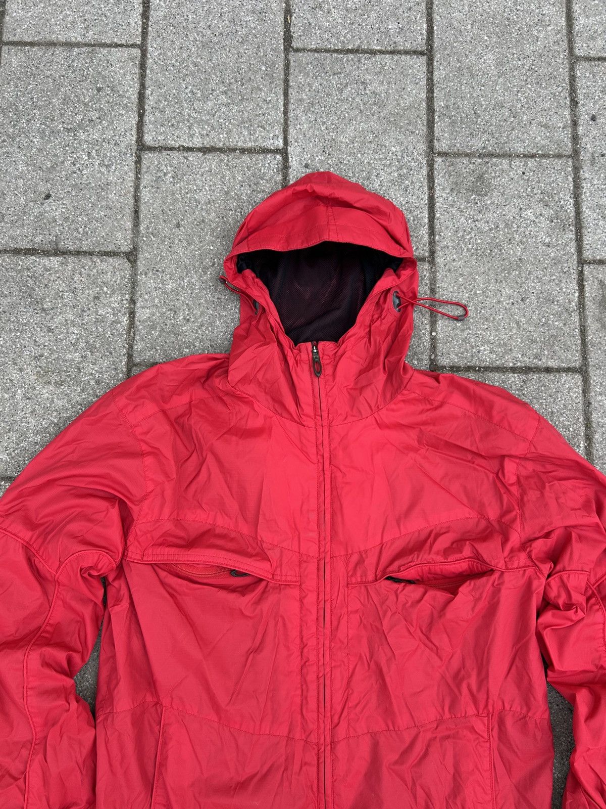 Oakley Oakley Vintage red Hooded Windbreaker Jacket Nylon Jacket Size US L / EU 52-54 / 3 - 5 Thumbnail