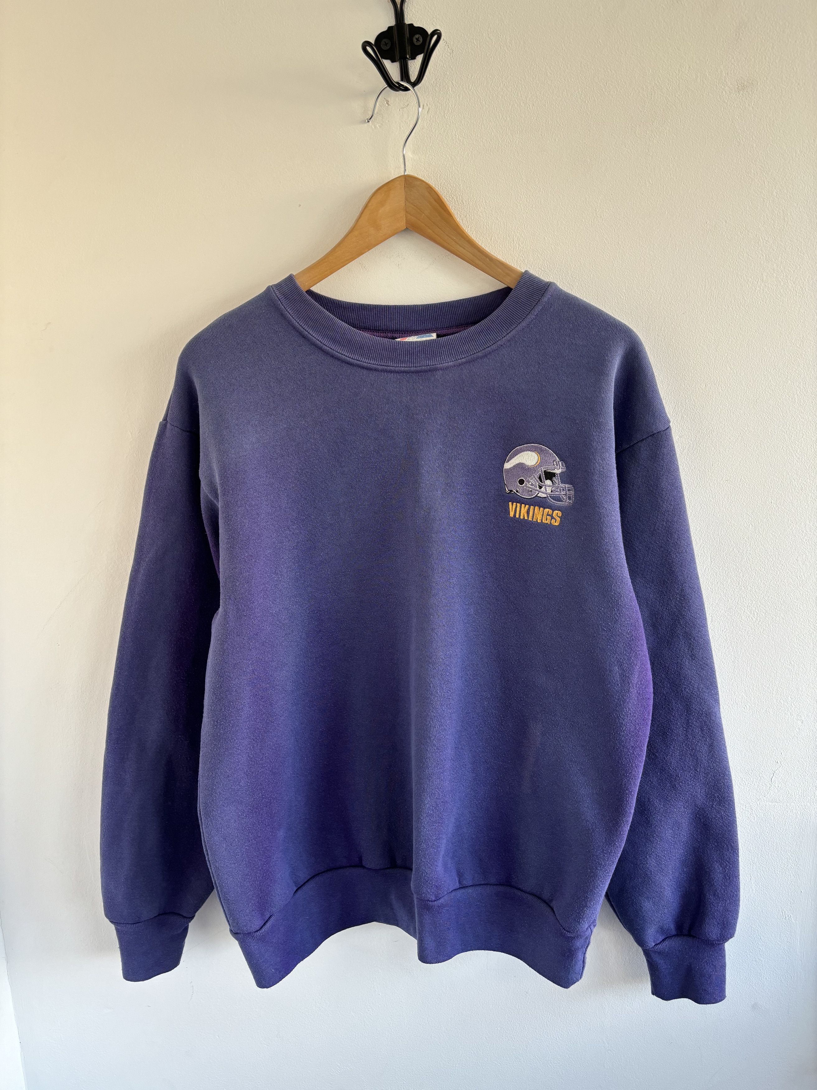 Majestic × NFL Vintage NFL Minnesota Vikings Faded Sweatshirt Size US M / EU 48-50 / 2 - 1 Thumbnail