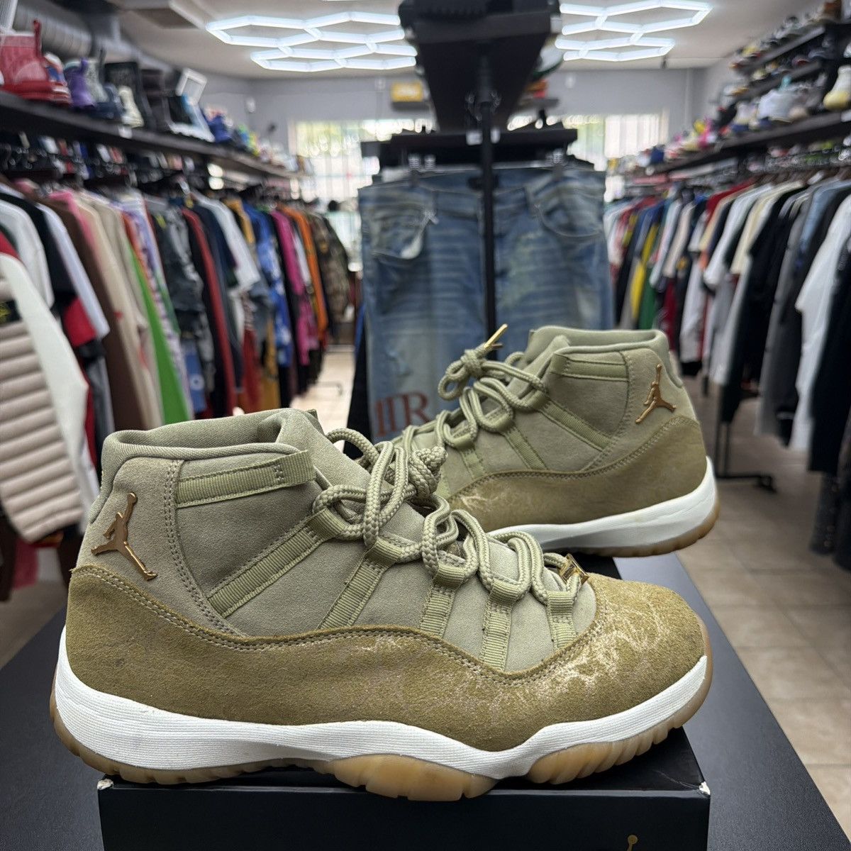 Jordan Brand Womans Air Jordan 11 XI Retro Olive Gold Cracked size 12 Size US 12 / EU 45 - 2 Thumbnail