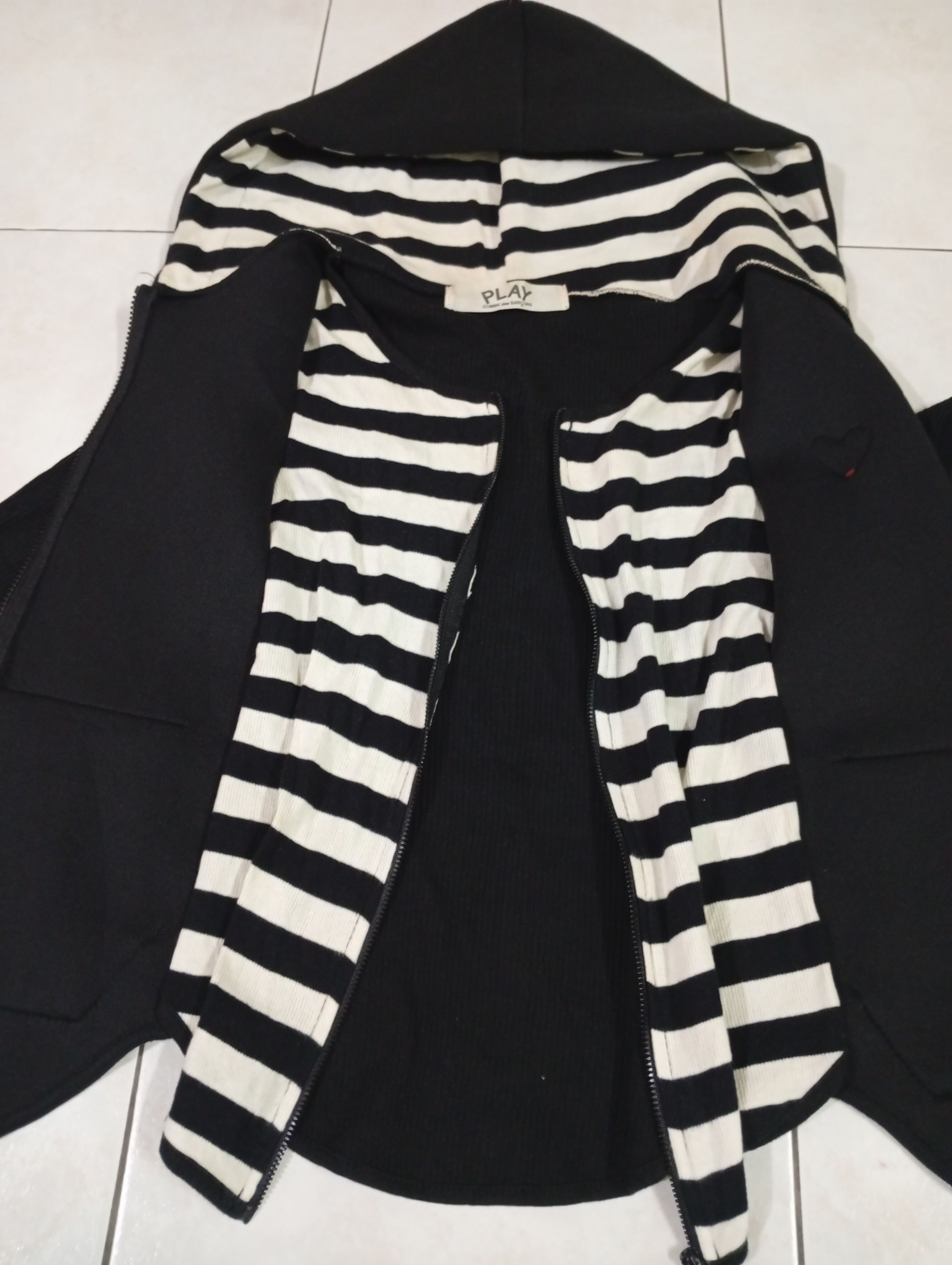 Comme des Garcons PLAY Comme des garcons Size XS / US 0-2 / IT 36-38 - 6 Thumbnail