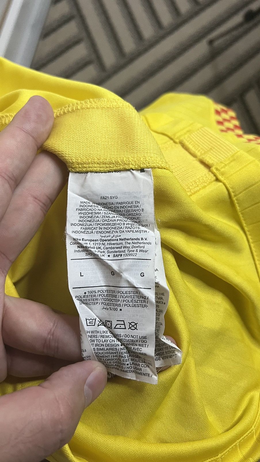 Nike 2021-2022 Liverpool rare third kit Nike yellow jersey Size US L / EU 52-54 / 3 - 6 Thumbnail