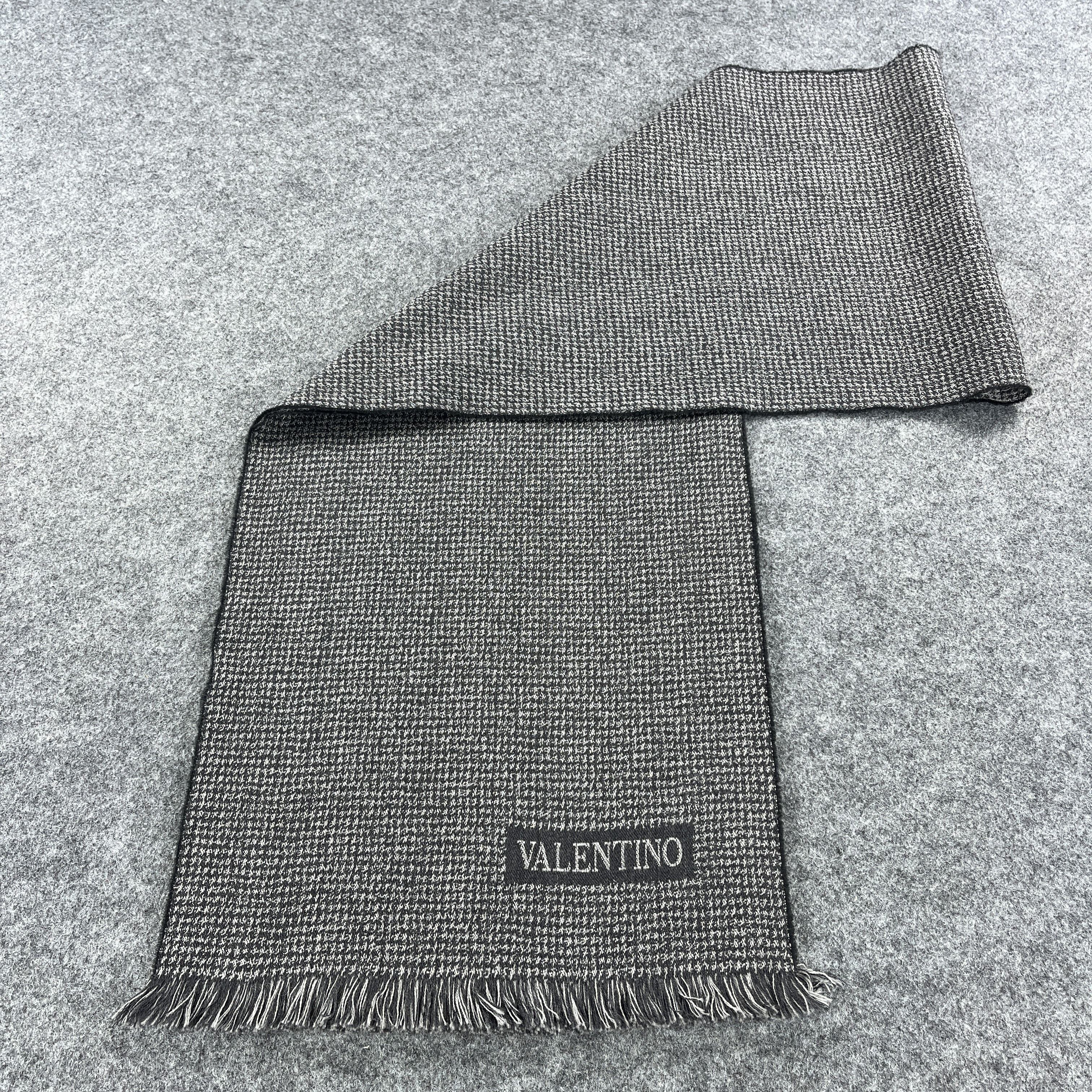 Valentino Valentino Scarf / Muffler / Neckwear T1318 Size ONE SIZE - 3 Thumbnail