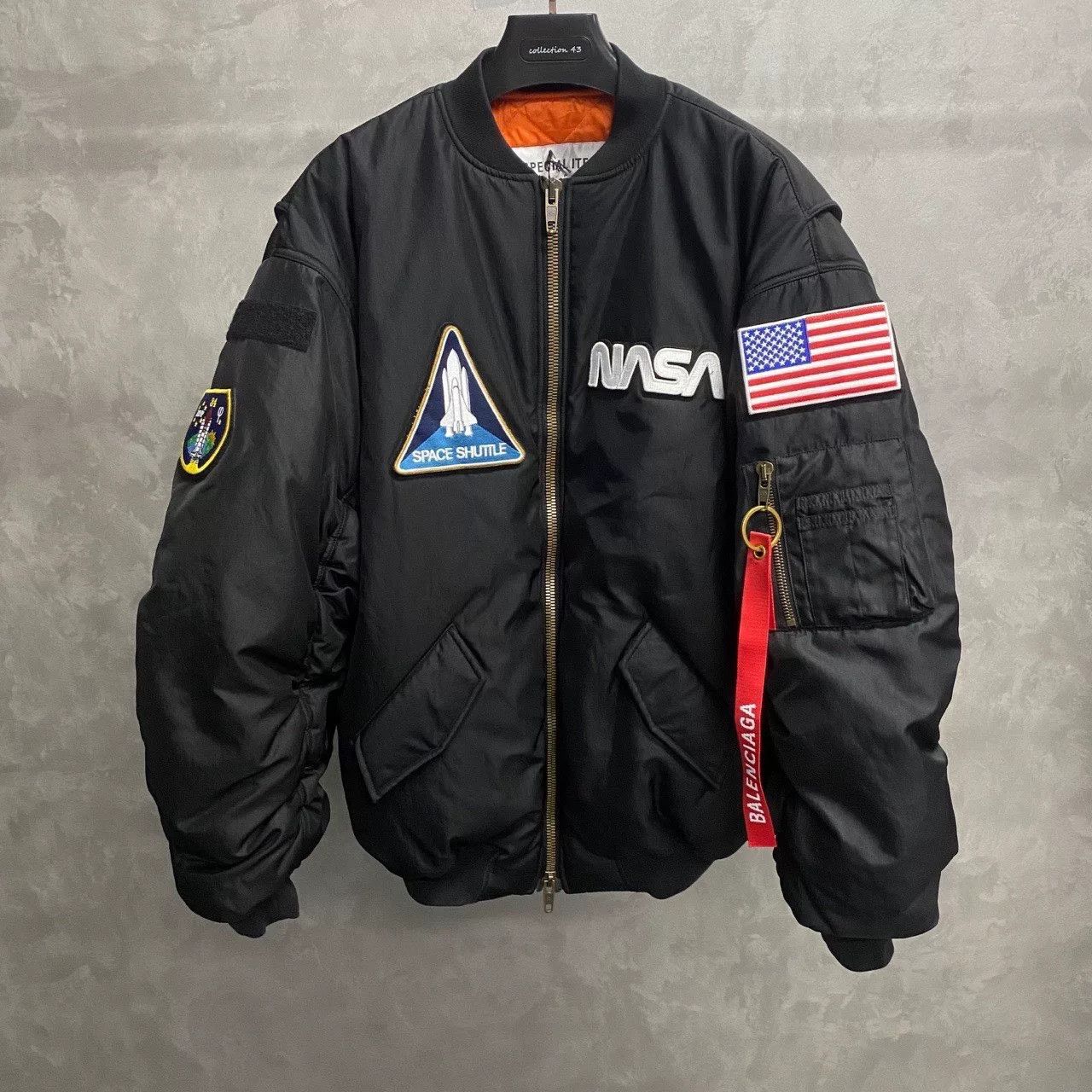 Balenciaga Balenciaga Embroidered Graphic Black Light Jacket xs Men Size US XS / EU 42 / 0 - 1 Thumbnail