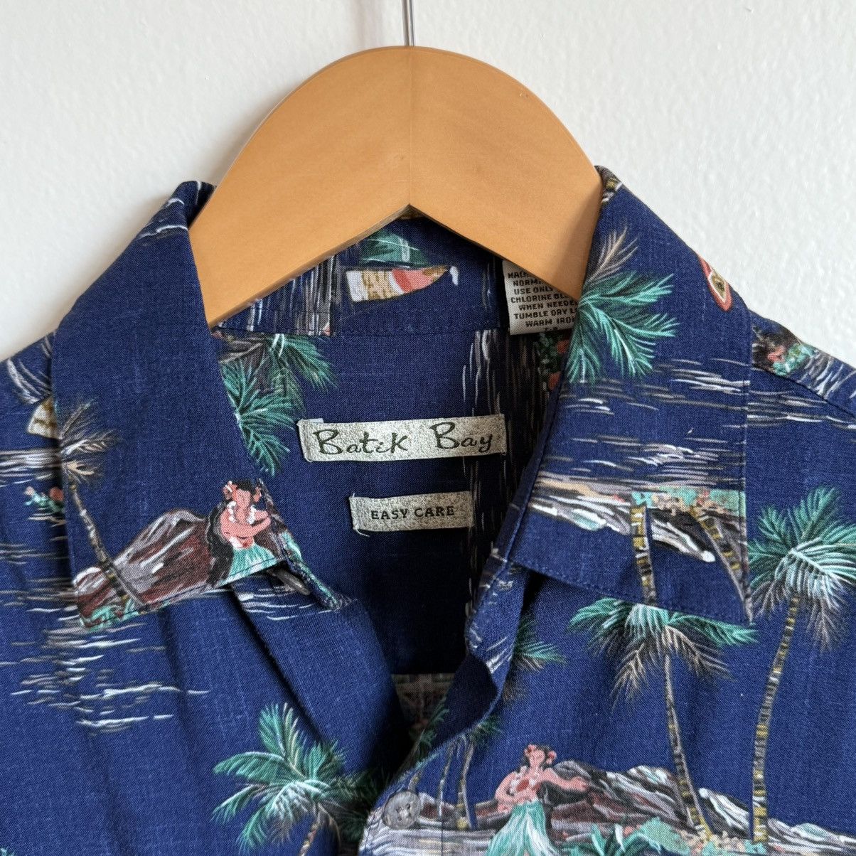 Vintage Batik Bay Men’s Hawaiian Button-Up Shirt Tropical Rayon Size US S / EU 44-46 / 1 - 3 Thumbnail