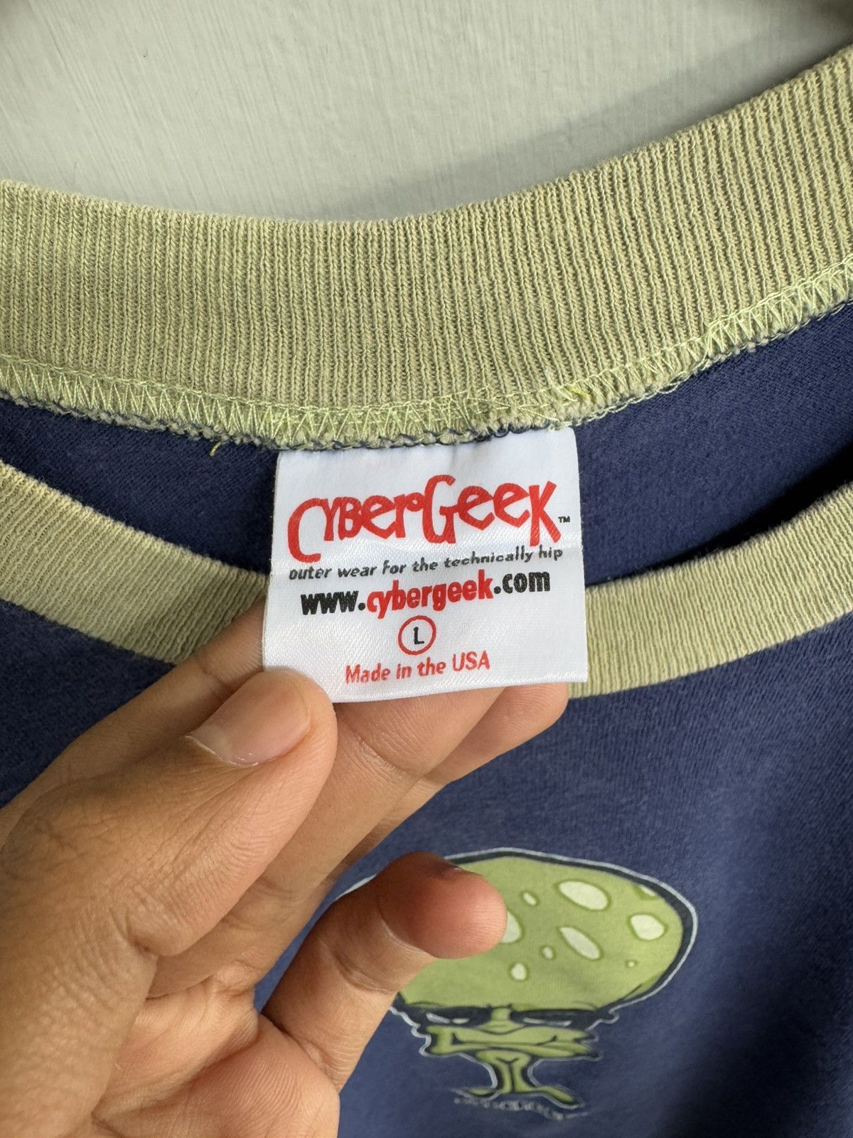 Vintage VINTAGE CYBERGEEK ALIEN ART LOGO SHIRT Size US L / EU 52-54 / 3 - 6 Thumbnail