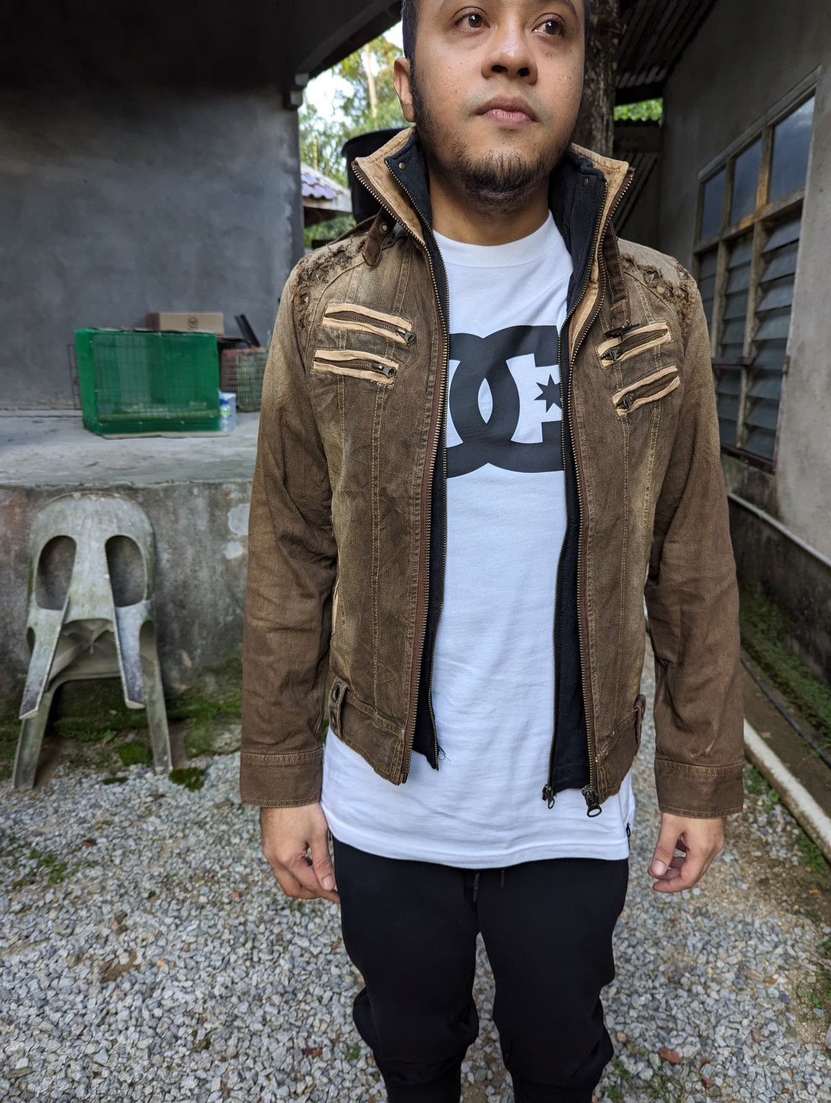In The Attic × Seditionaries In The Attic Changeal Stud Distressed Washed Denim Jacket Size US M / EU 48-50 / 2 - 14 Thumbnail