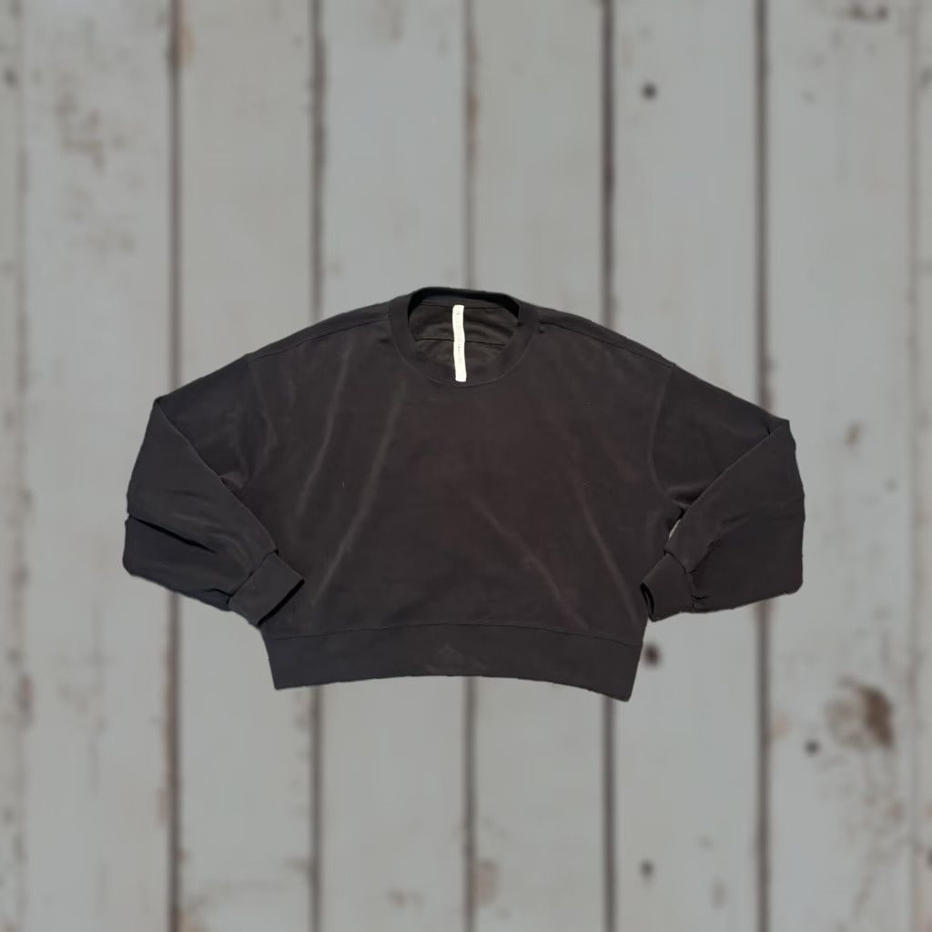 Lululemon Lululemon Softstreme Cropped Oversized Crew Sweatshirt Black Sz 12 Women Pullover Yoga Activewear Size XL / US 12-14 / IT 48-50 - 1 Thumbnail