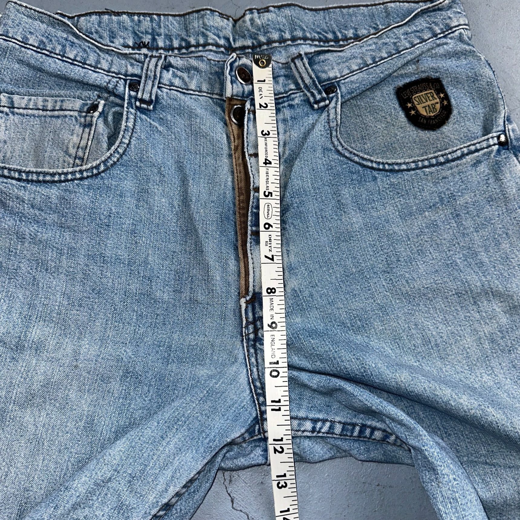 Levi's VINTAGE Levi's Silvertab Jeans Mens 33x32 40583 Blue Denim 90s Y2K USA Made Distressed 5-Pocket Straight Relaxed Size US 33 - 7 Thumbnail
