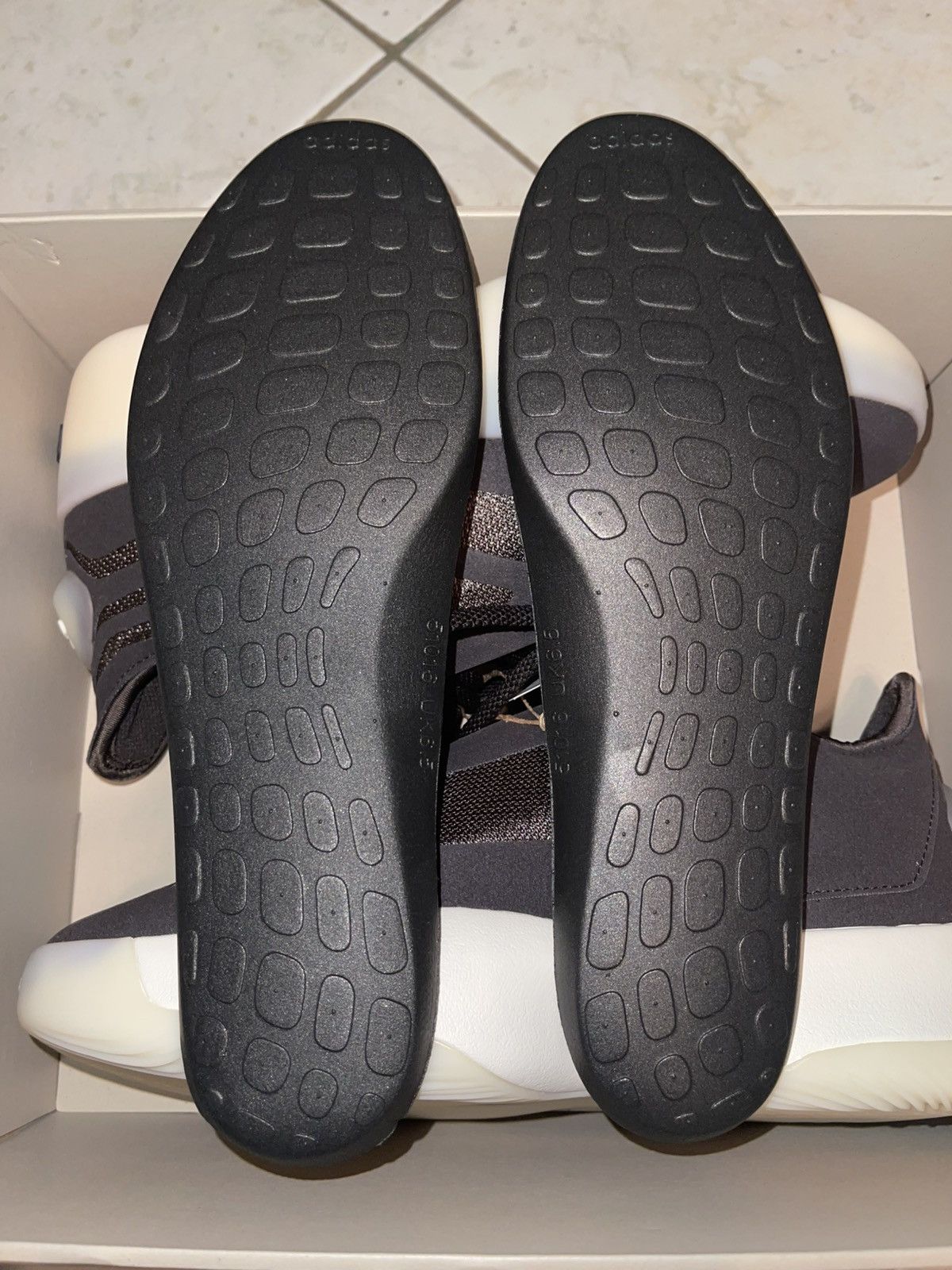 Adidas × Fear of God Adidas FOG Athletics II Basketball Low Night Brown 7 MENS Size US 7 / EU 40 - 10 Thumbnail