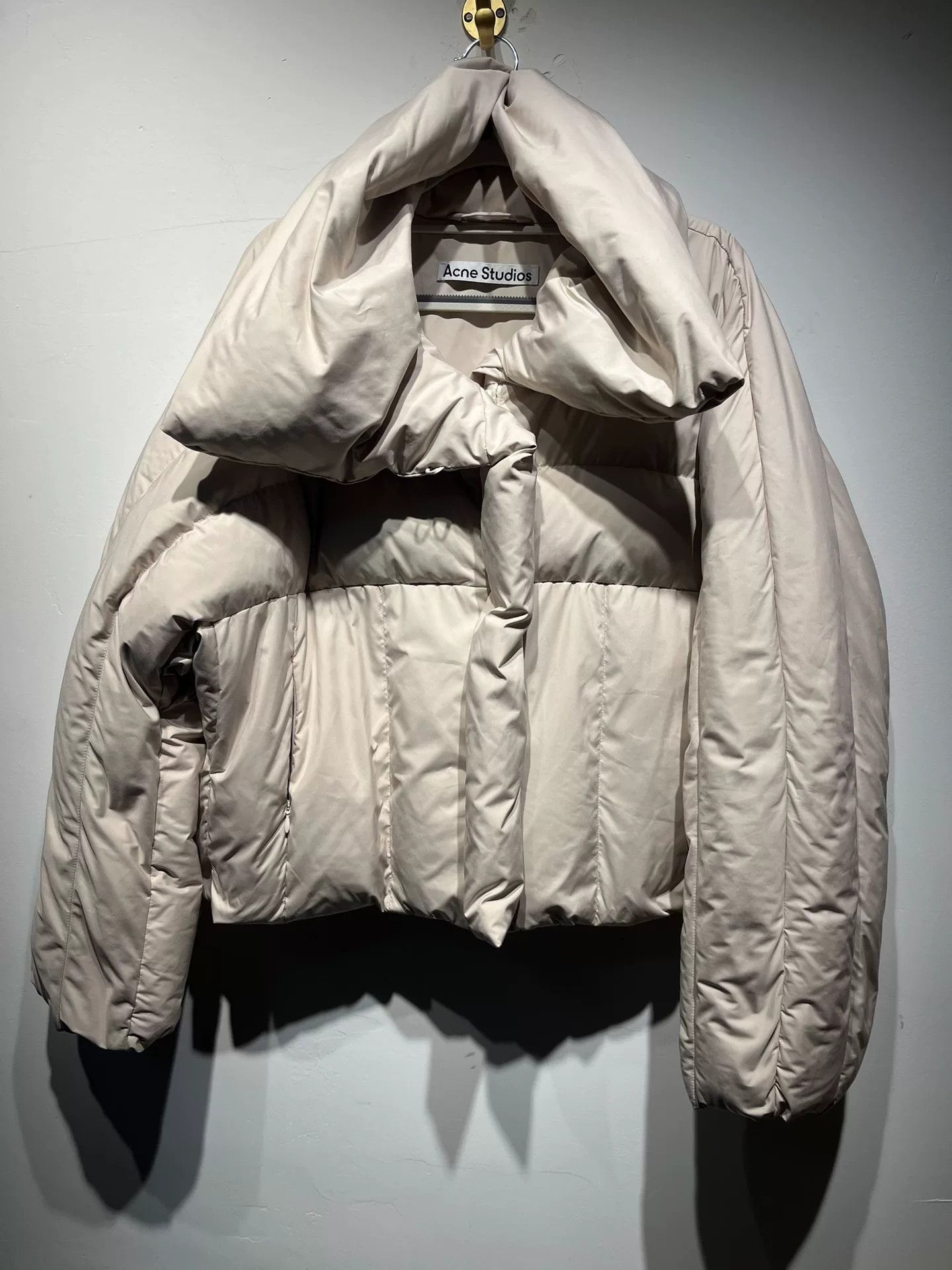 Acne Studios Acne Studios Down Cropped White Down Jacket 36 Women Size S / US 4 / IT 40 - 1 Thumbnail