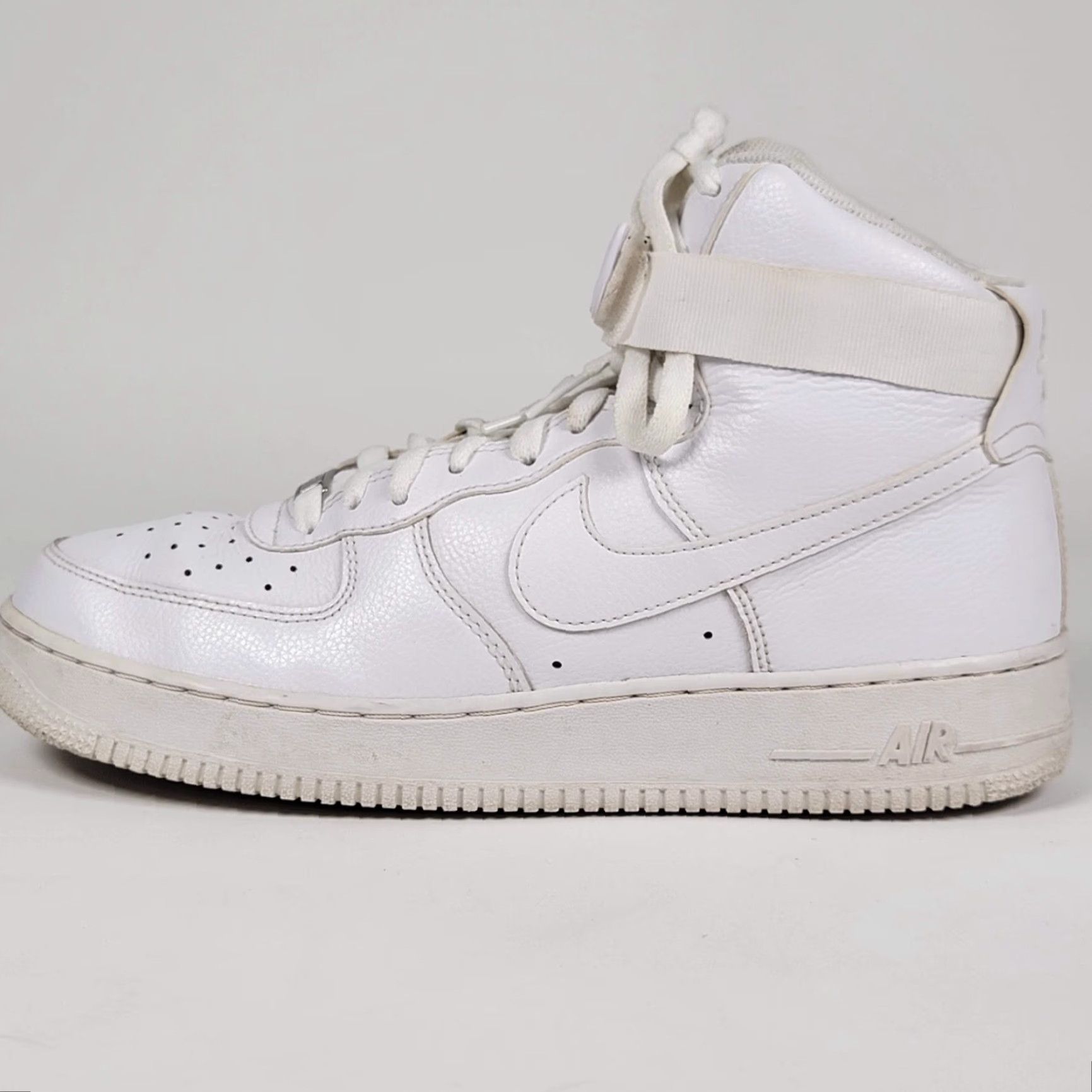 Nike Nike Air Force 1 High ’07 Mens Size 10.5 US 44.5 E White Leather Sneakers Kid/Adult? Size US 11 / EU 44 - 6 Thumbnail