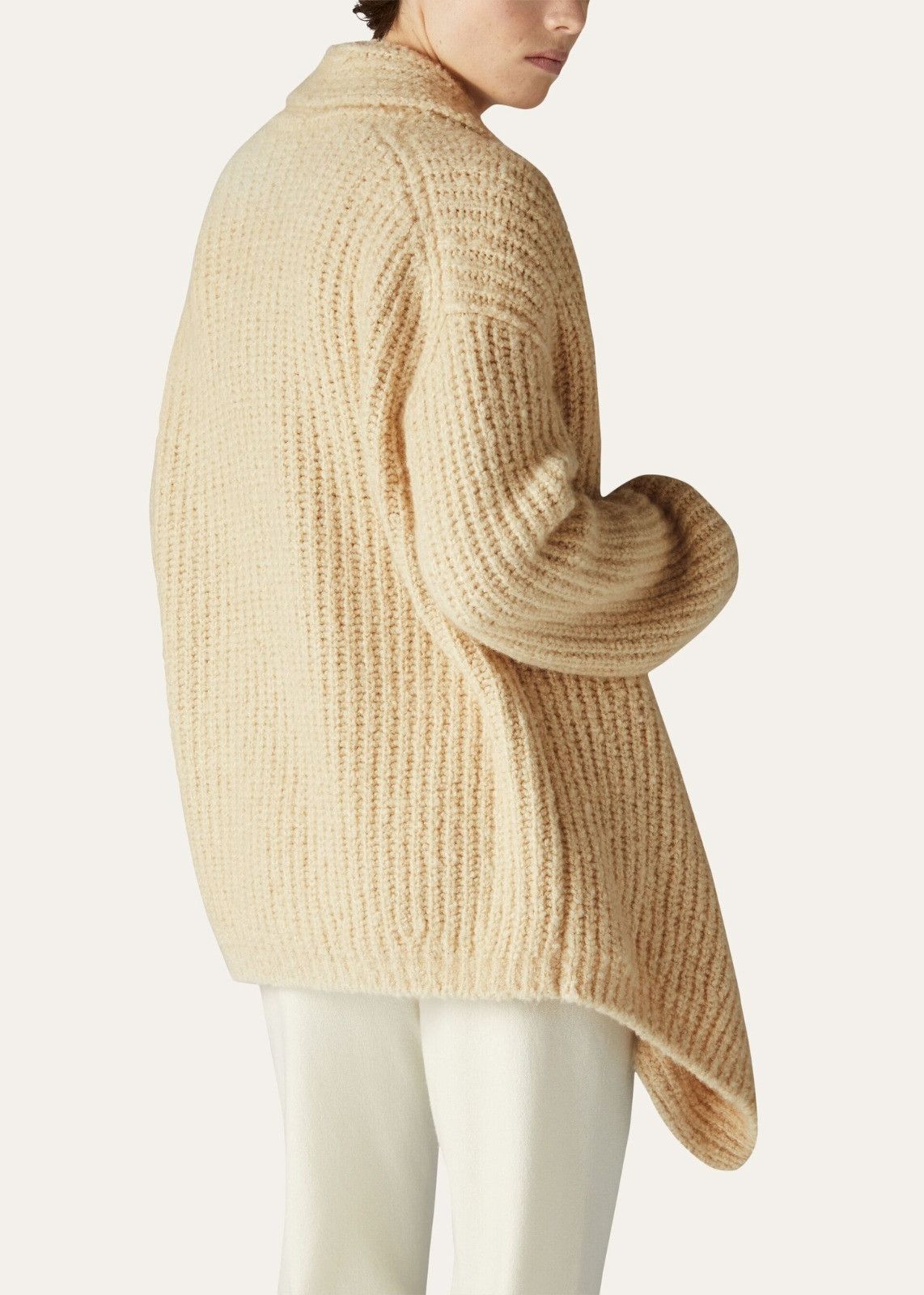 Loro Piana o1srvl11e1125 FAN1841 Cocooning Buttonless Cardigan in Beige Size XS / US 0-2 / IT 36-38 - 4 Thumbnail