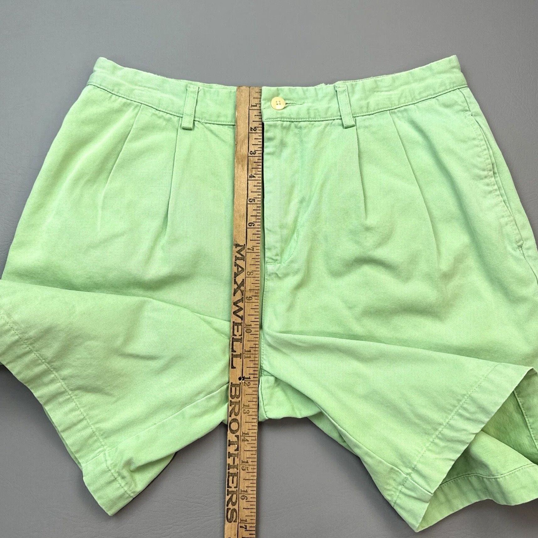 Vineyard Vines Vineyard Vines Shorts Mens Size 32 Green Chino Club Flat Front Casual Preppy Size US 32 / EU 48 - 3 Thumbnail
