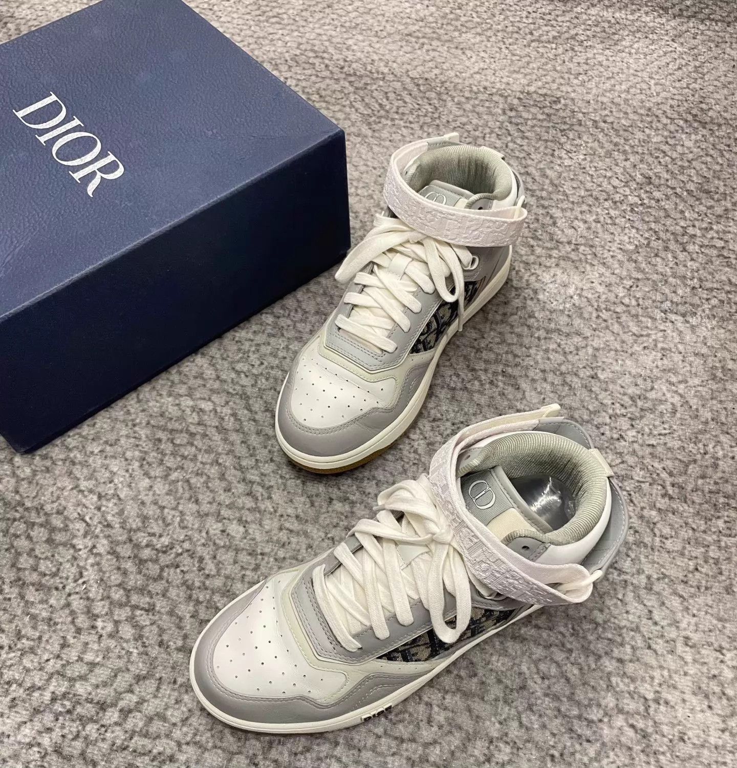 Dior Dior Oblique Gray & White High-Top Sneakers 40 Size US 7 / EU 40 - 2 Thumbnail