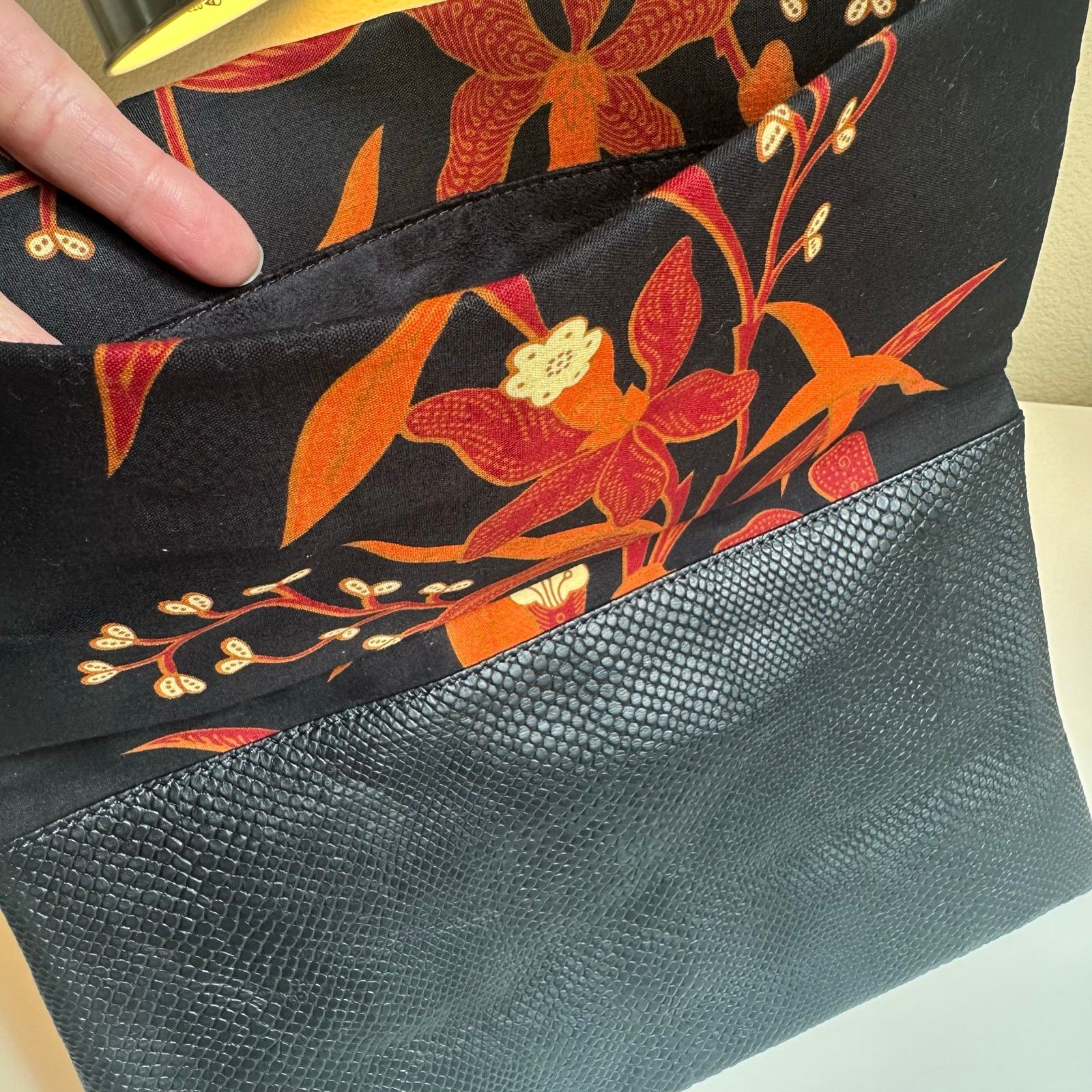 Other Clutch Envelope Fold Over Genuine Leather Batik Print Lined Size ONE SIZE - 7 Thumbnail
