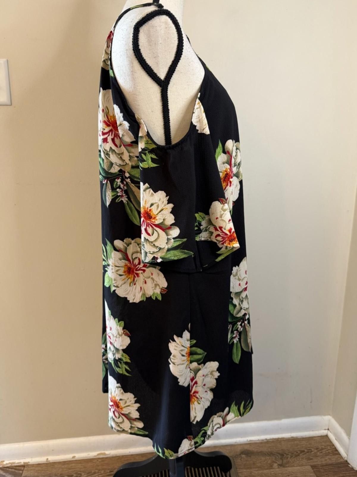 Other Jodifl floral midi cold shoulder black dress SZ SM Size S / US 4 / IT 40 - 2 Thumbnail