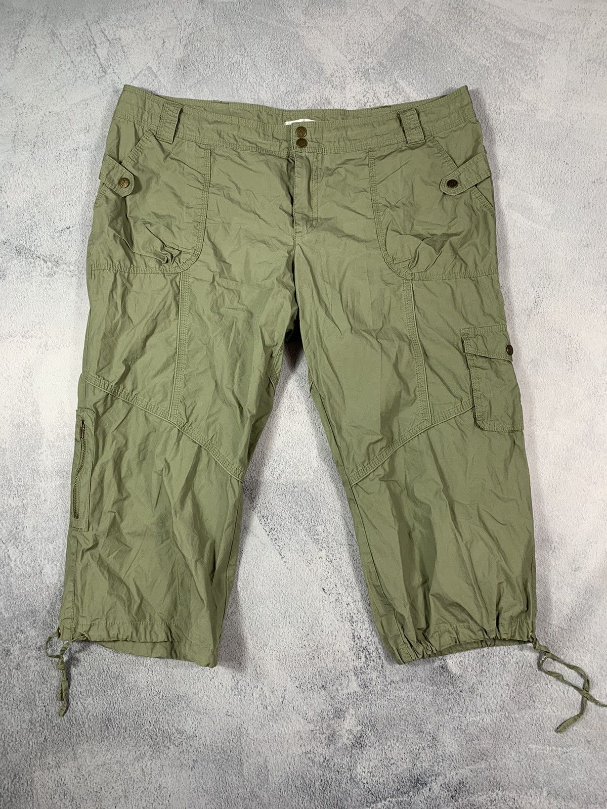 Vintage Vintage 90s wide cargo 3/4 shorts streetwear size 39 Size 39" - 1 Thumbnail
