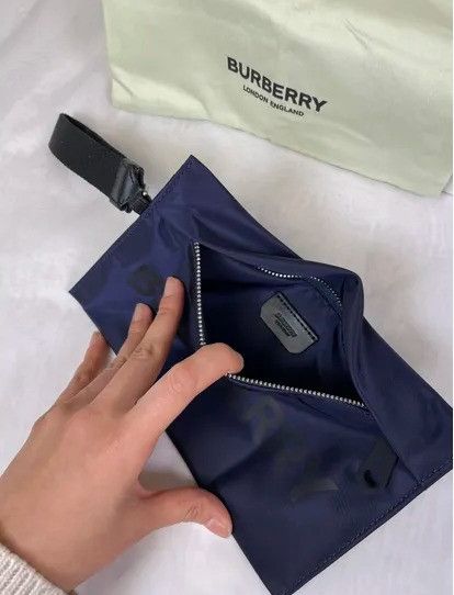 Burberry o1w1db10226 Size: OS / Logo Nylon Strap Zipper Pouch​ Blue Size ONE SIZE - 3 Thumbnail