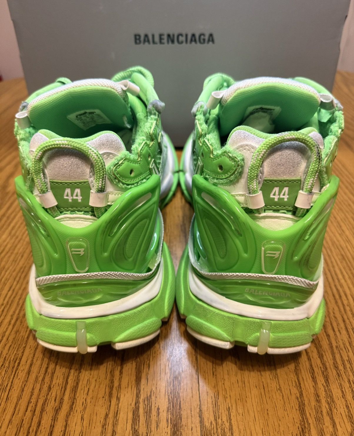 Balenciaga Balenciaga Runner Sneaker (Fluo Green) Size US 11 / EU 44 - 5 Thumbnail