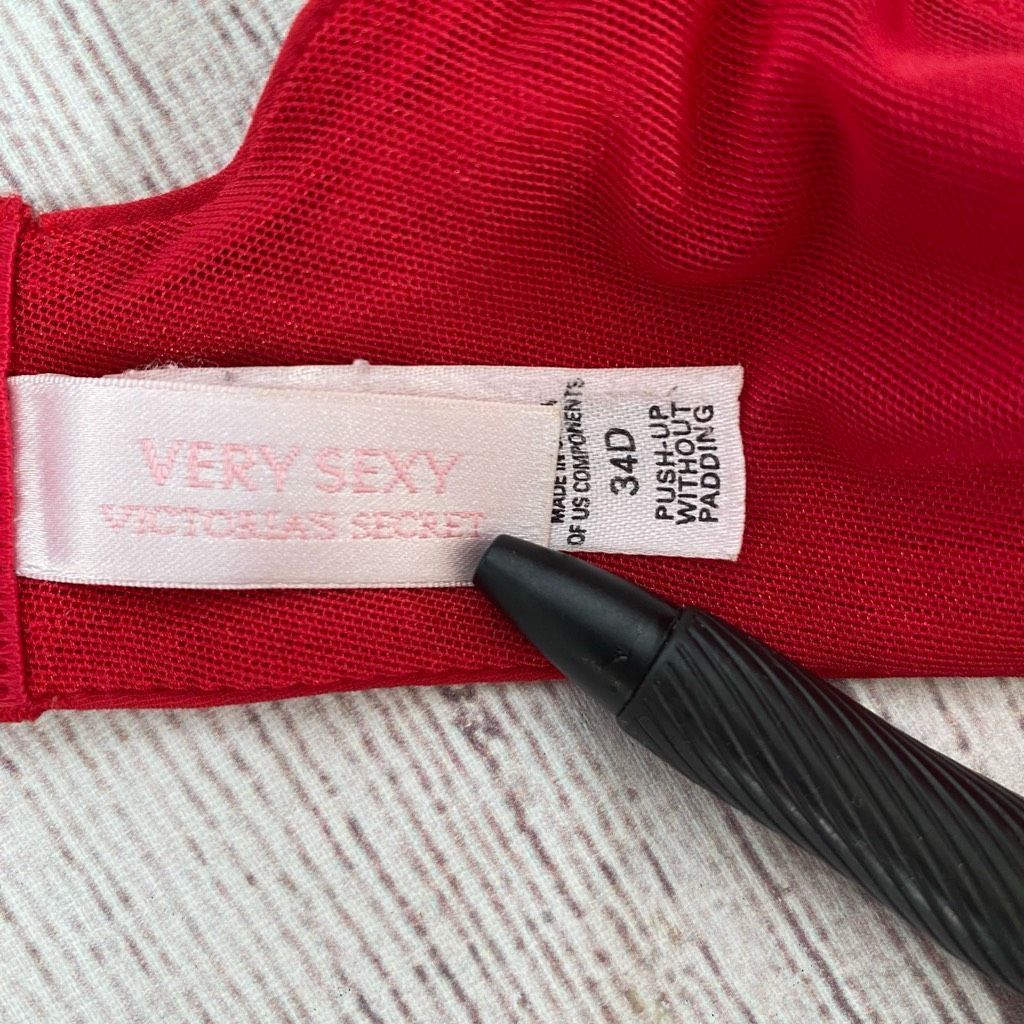 Victoria's Secret Victoria’s Secret women 34D push up without padding 2 hook b Size ONE SIZE - 6 Thumbnail