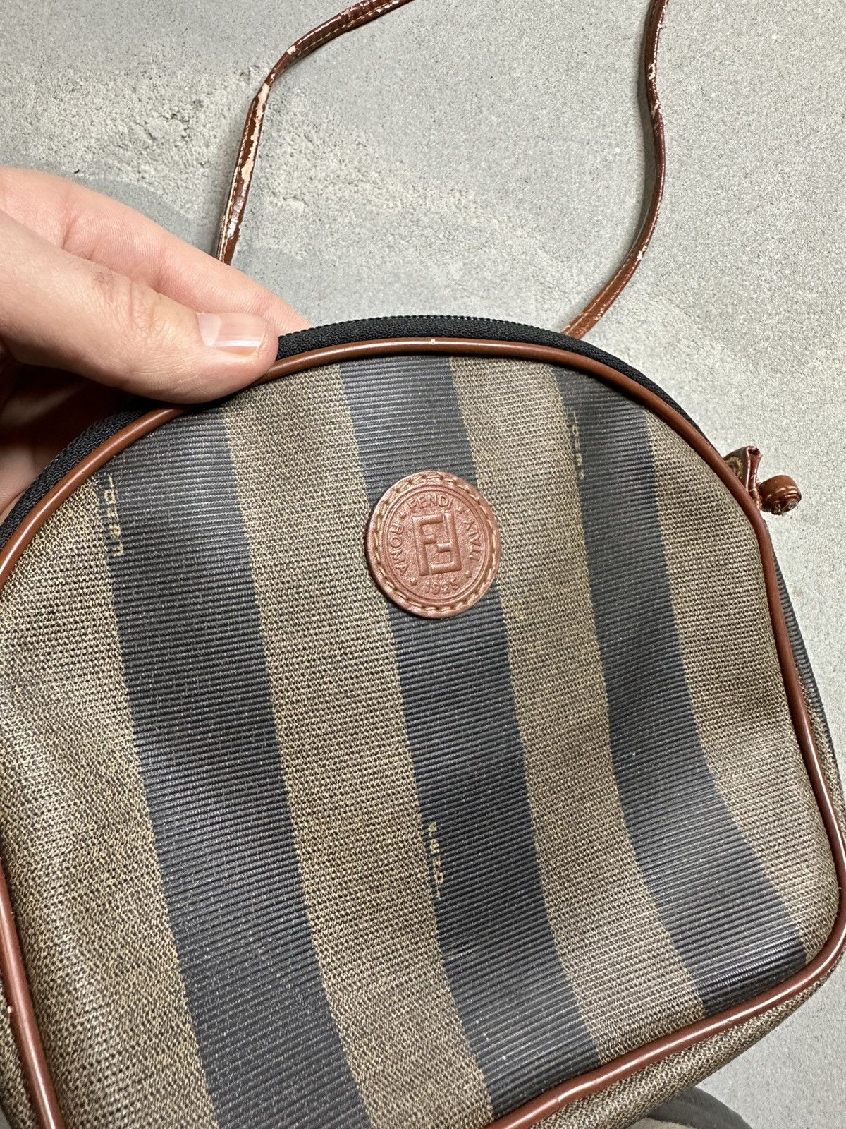 Fendi × Vintage Vintage 70s 80s fendi monogram messenger bag Size ONE SIZE - 3 Thumbnail