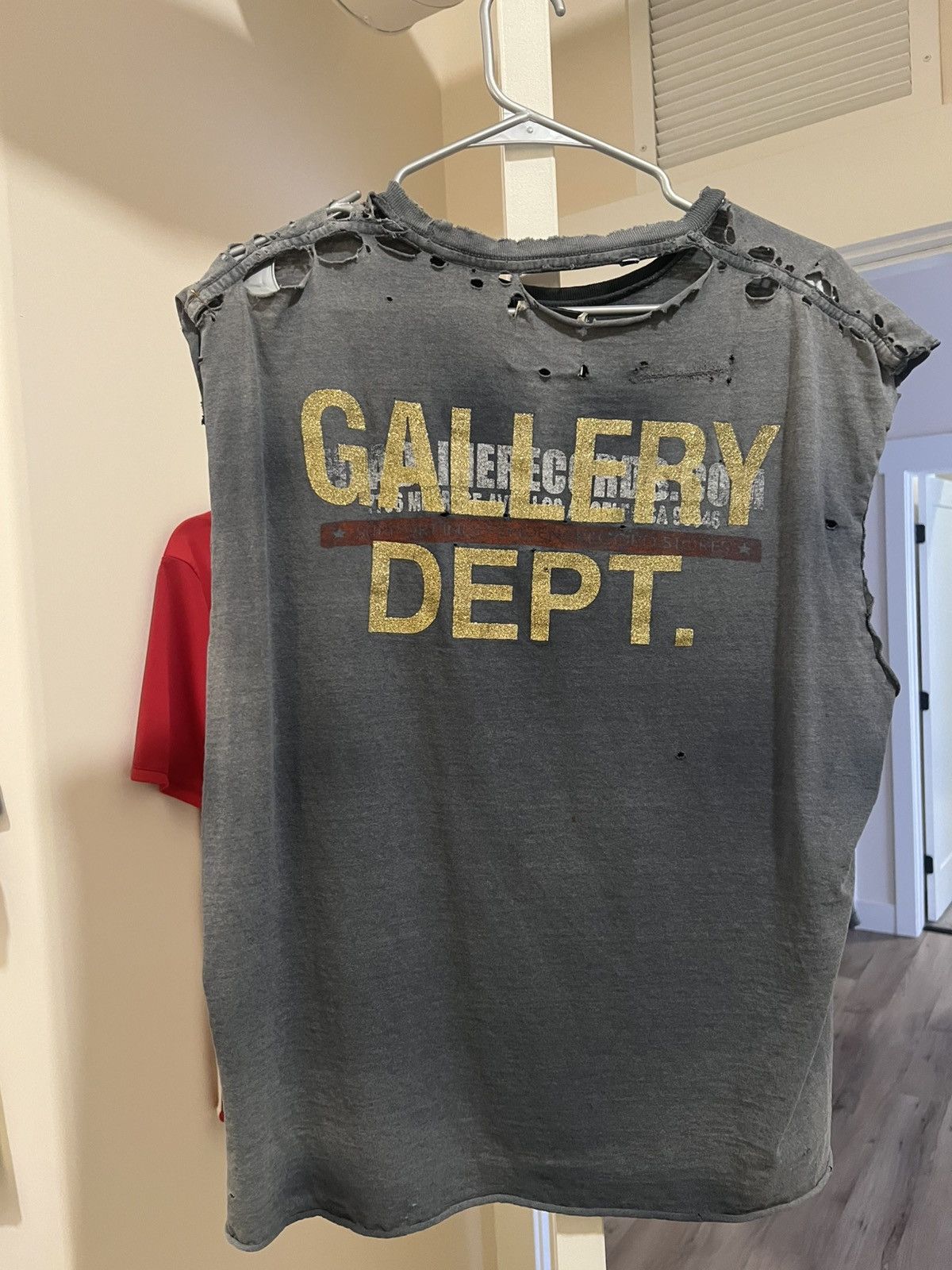 Gallery Dept. 1of1 Gallery Dept. Headline Records Cut Off Tee Size US L / EU 52-54 / 3 - 2 Thumbnail