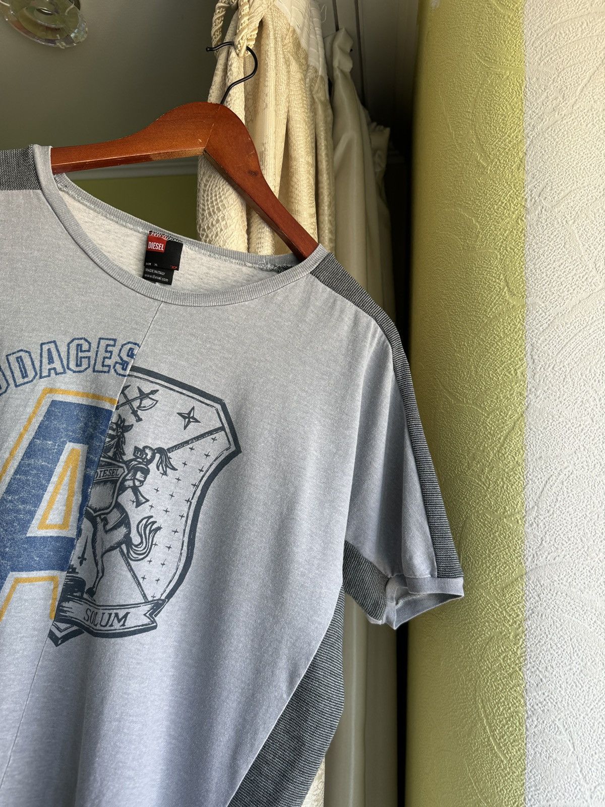 Diesel Rare Diesel Vintage Shield Logo Avant Garde Japanese Tee Y2K Size US L / EU 52-54 / 3 - 5 Thumbnail