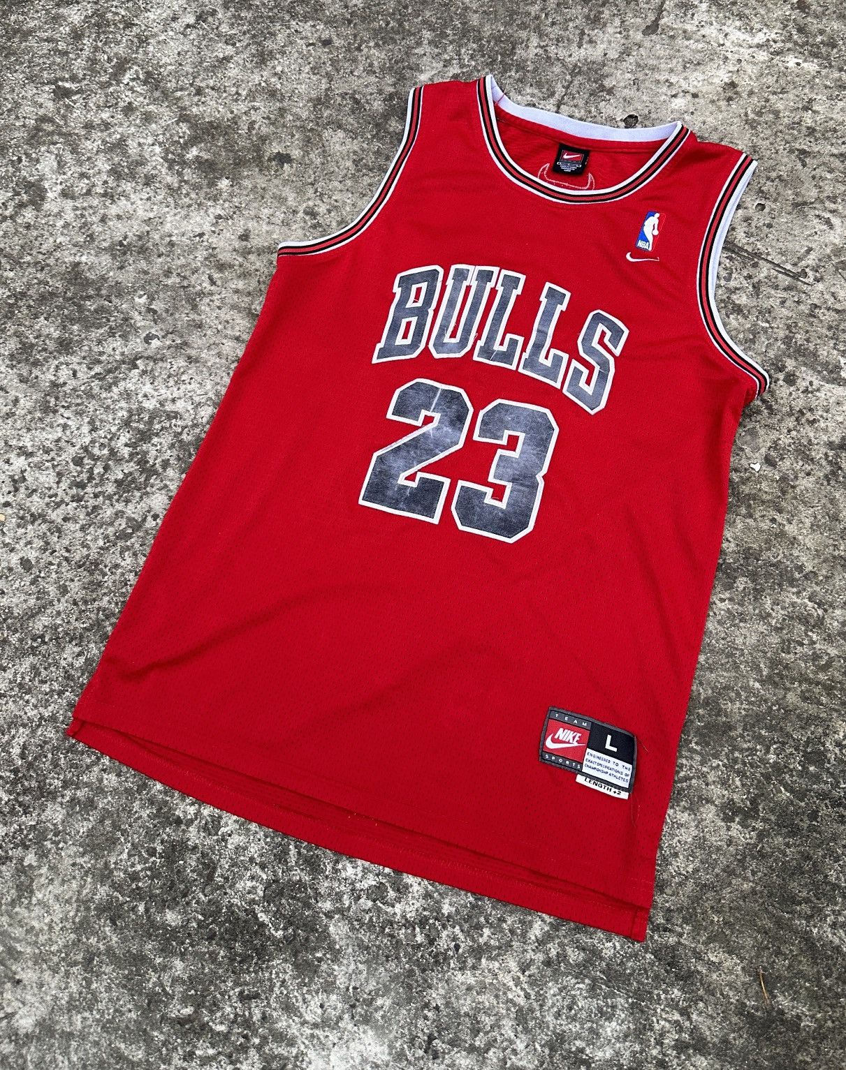 NBA × Nike Vintage Nike Chicago Bulls Jordan 23 NBA Basketball Jersey L Size US L / EU 52-54 / 3 - 2 Thumbnail