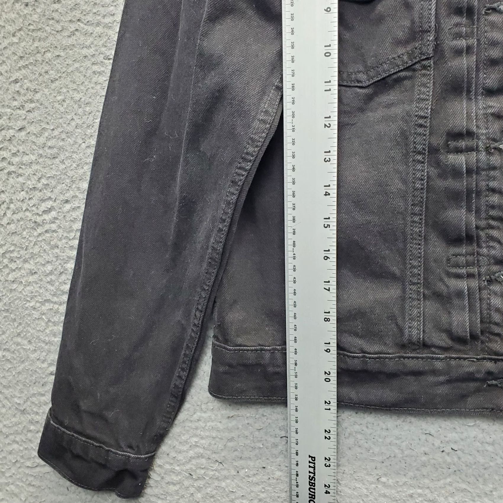 Old Navy Old Navy Jeans Jacket Womens M Black Denim Button Front Collared Jacket Size M / US 6-8 / IT 42-44 - 3 Thumbnail