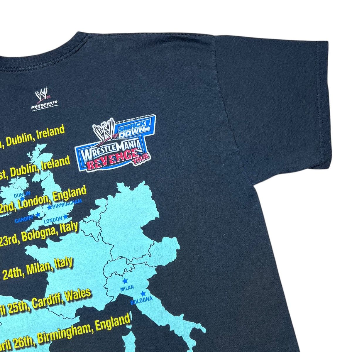 WWE Vintage 2005 WWE WrestleMania Revenge Tour Smackdown T-Shirt Size US XL / EU 56 / 4 - 10 Thumbnail