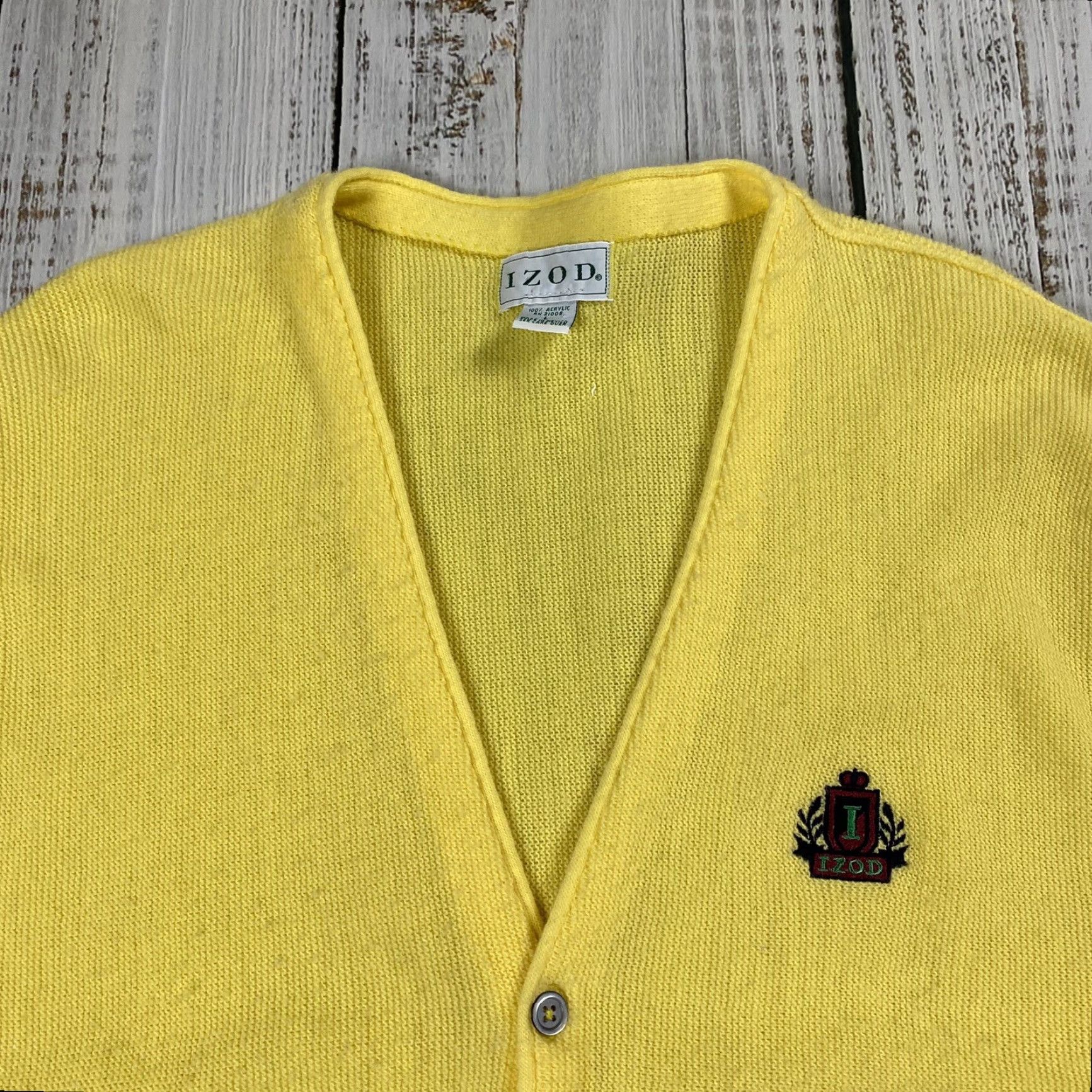 Izod VINTAGE IZOD Cardigan Men L Yellow Knit Acrylic Embroidered Crest Buttons Classic Mens Size US L / EU 52-54 / 3 - 2 Thumbnail