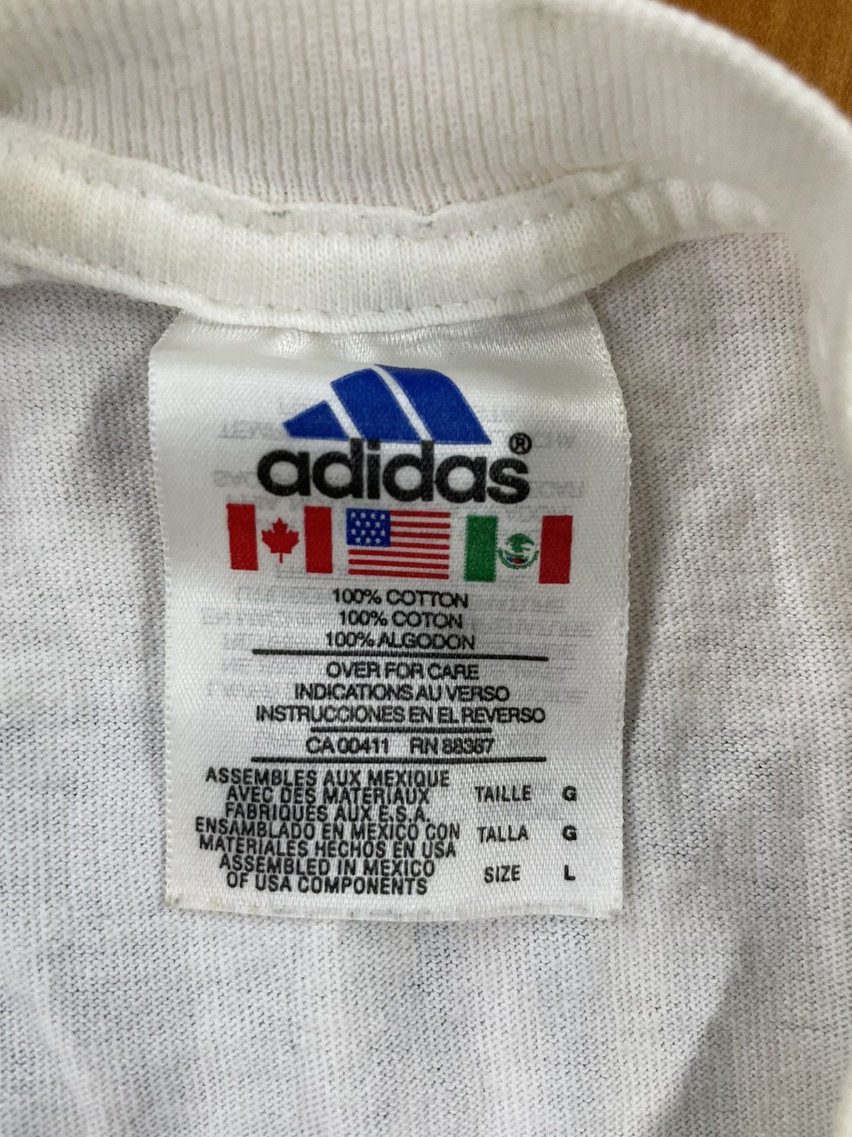 Vintage Vintage Adidas Brand with the 3 Stripes Size US XL / EU 56 / 4 - 1 Thumbnail