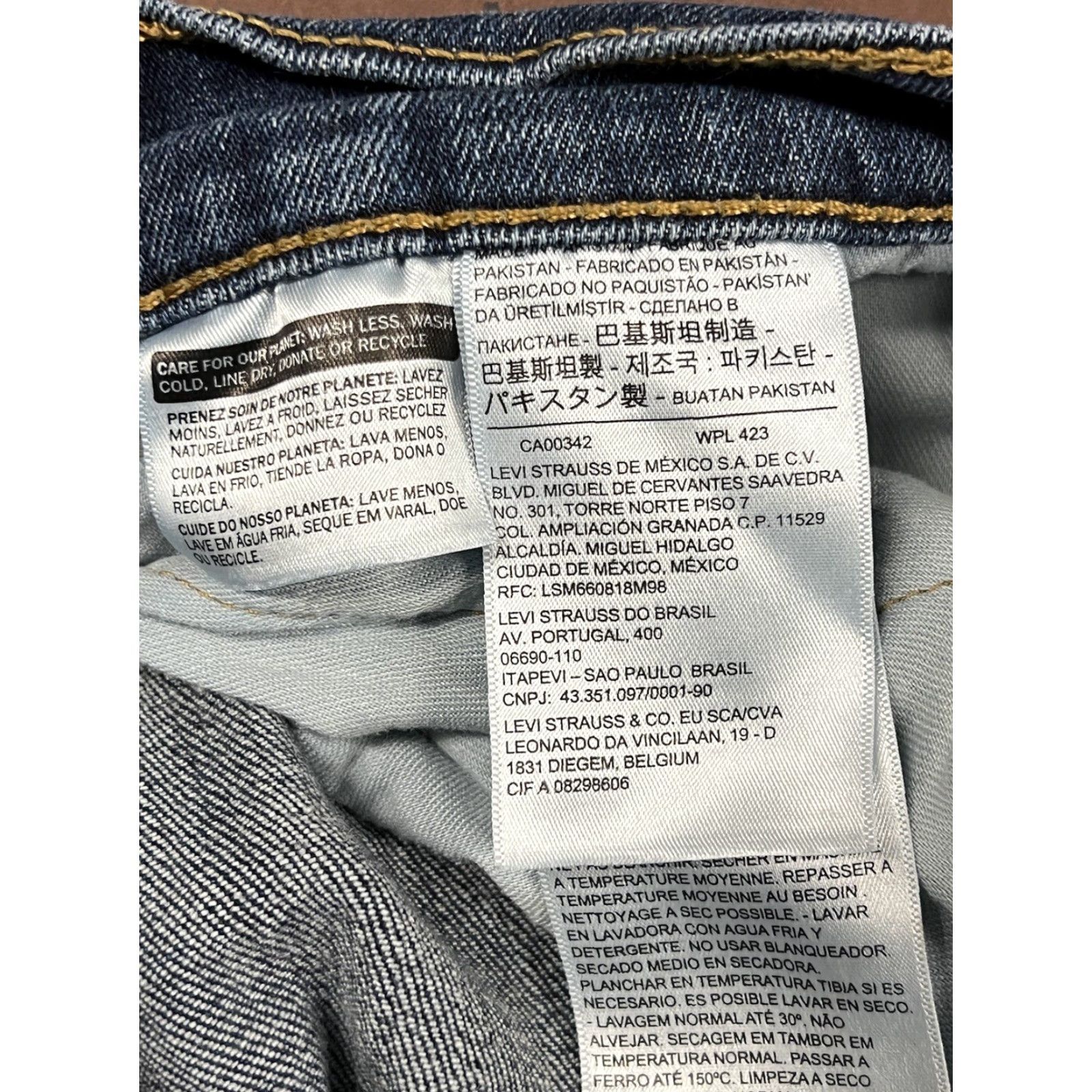 Levi's VINTAGE Levi’s 505 Jeans Dark Wash 32x30 Men Medium? Size US 32 / EU 48 - 4 Thumbnail