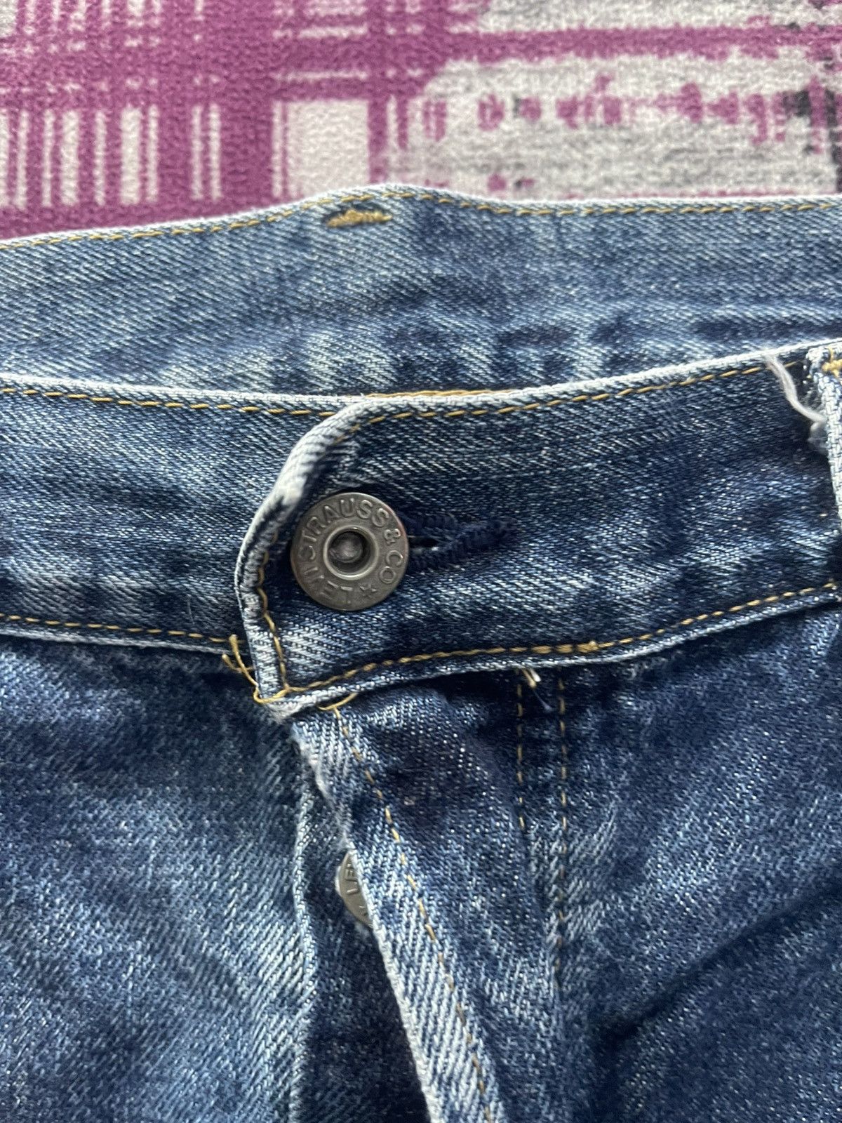 Levi's × Vintage VINTAGE DISTRESSED LEVI’S BIG’E’ 702 BUCKLE BACK SELVEDGE Size US 35 - 7 Thumbnail