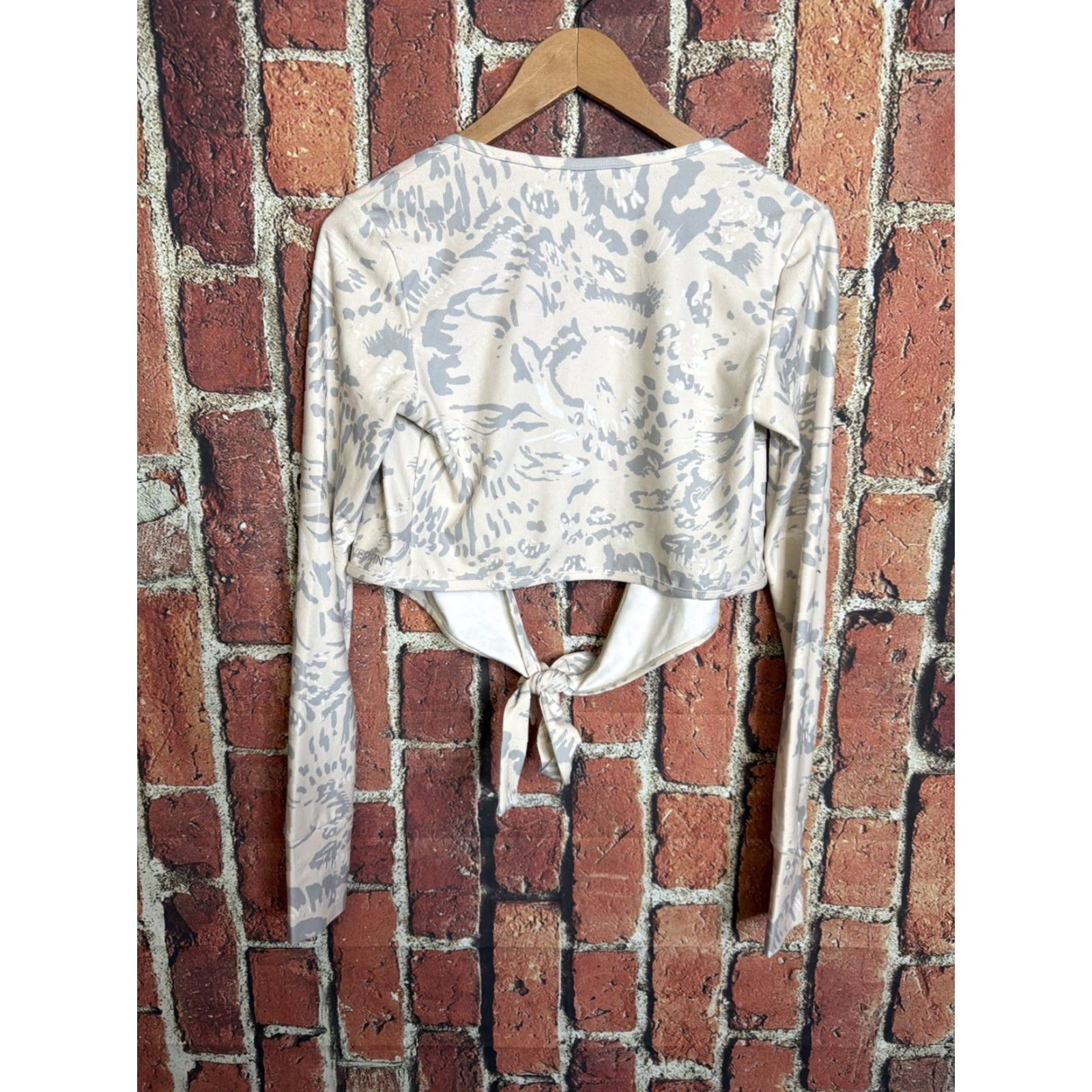 Vintage Silverwind Women Tie Front To Camo Medium Shirt Blouse Racerback Gray M Sports Knit? Size M / US 6-8 / IT 42-44 - 3 Thumbnail