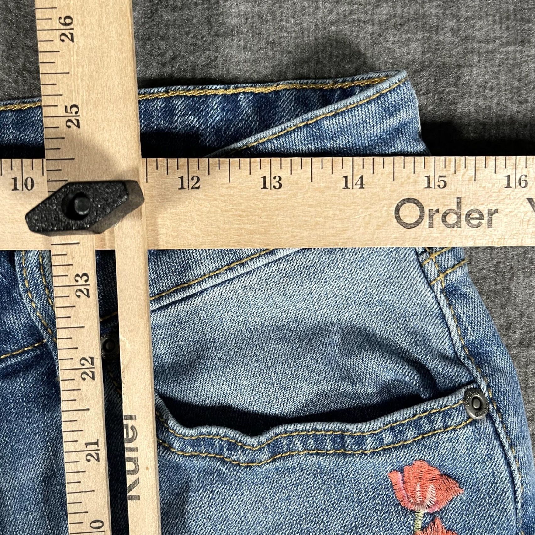 Denime Dittos Jeans Women's 8 Blue Straight Mid Rise Embroidered Floral Denim Y2K Size 30" / US 8 / IT 44 - 7 Thumbnail