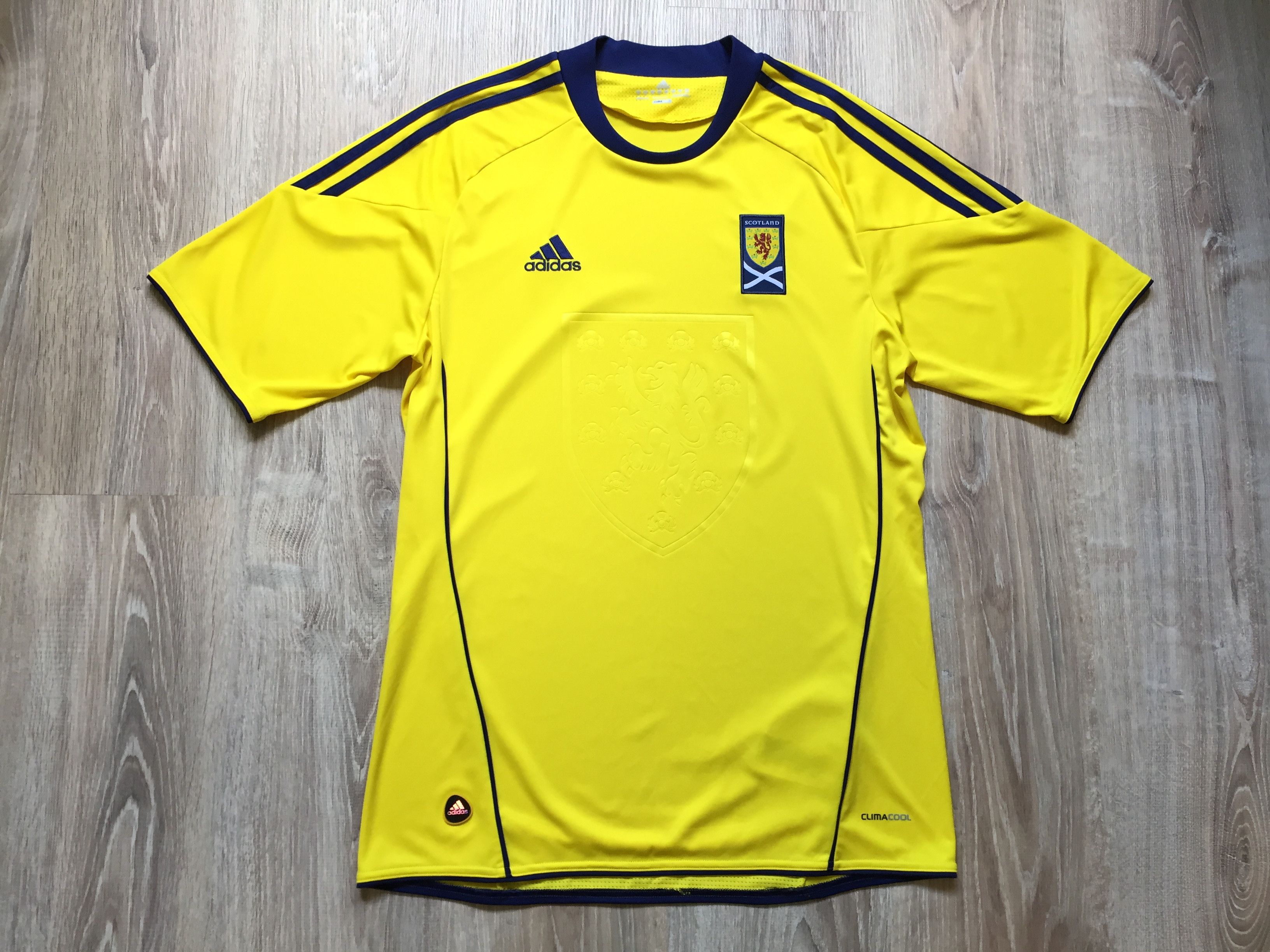 Adidas × Vintage Vintage Adidas Scotland Football Team Shirt 2011-2012 Size US M / EU 48-50 / 2 - 1 Thumbnail