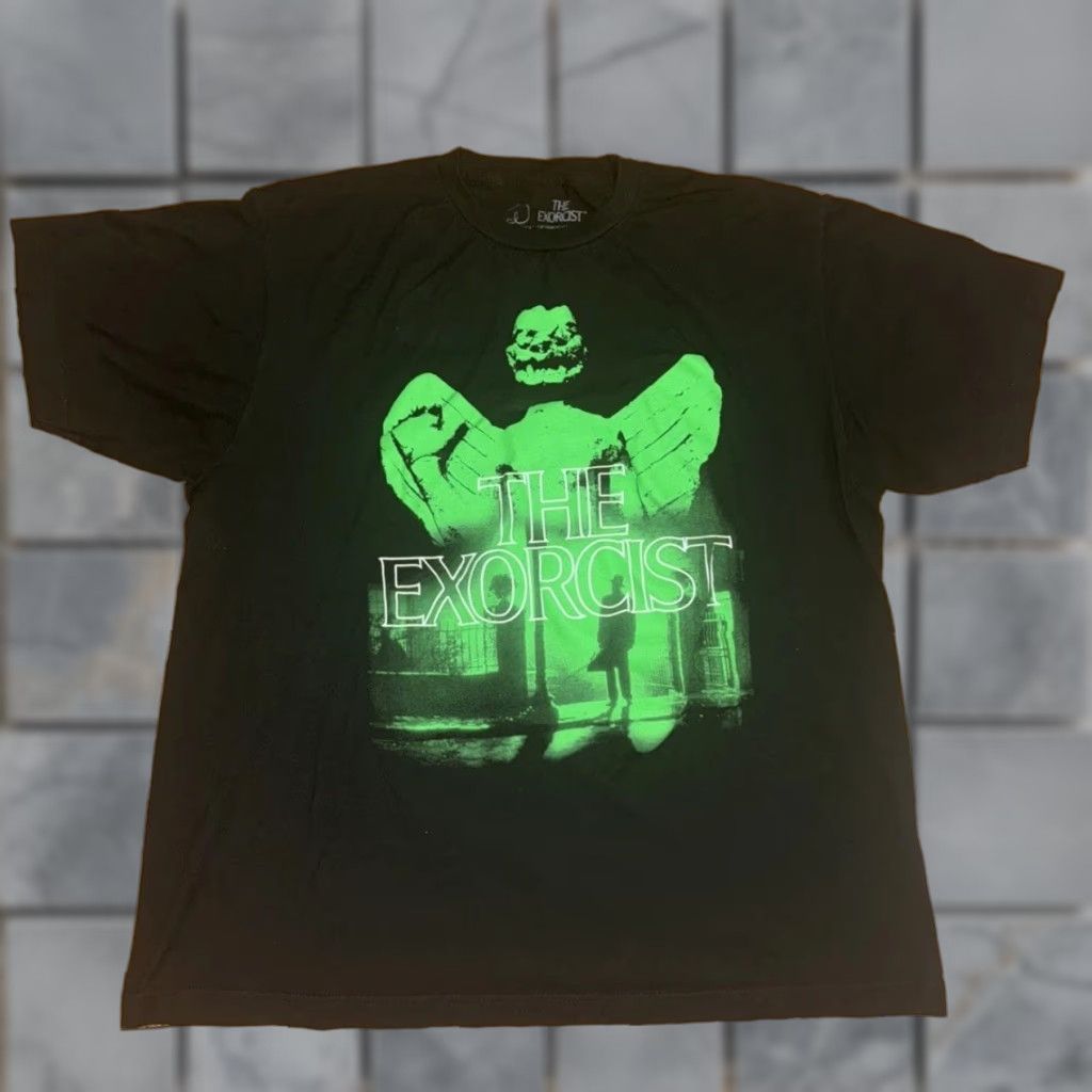 Vintage VINTAGE The Exorcist T-Shirt Black XL Men Regular 23x27 Size US XL / EU 56 / 4 - 1 Thumbnail