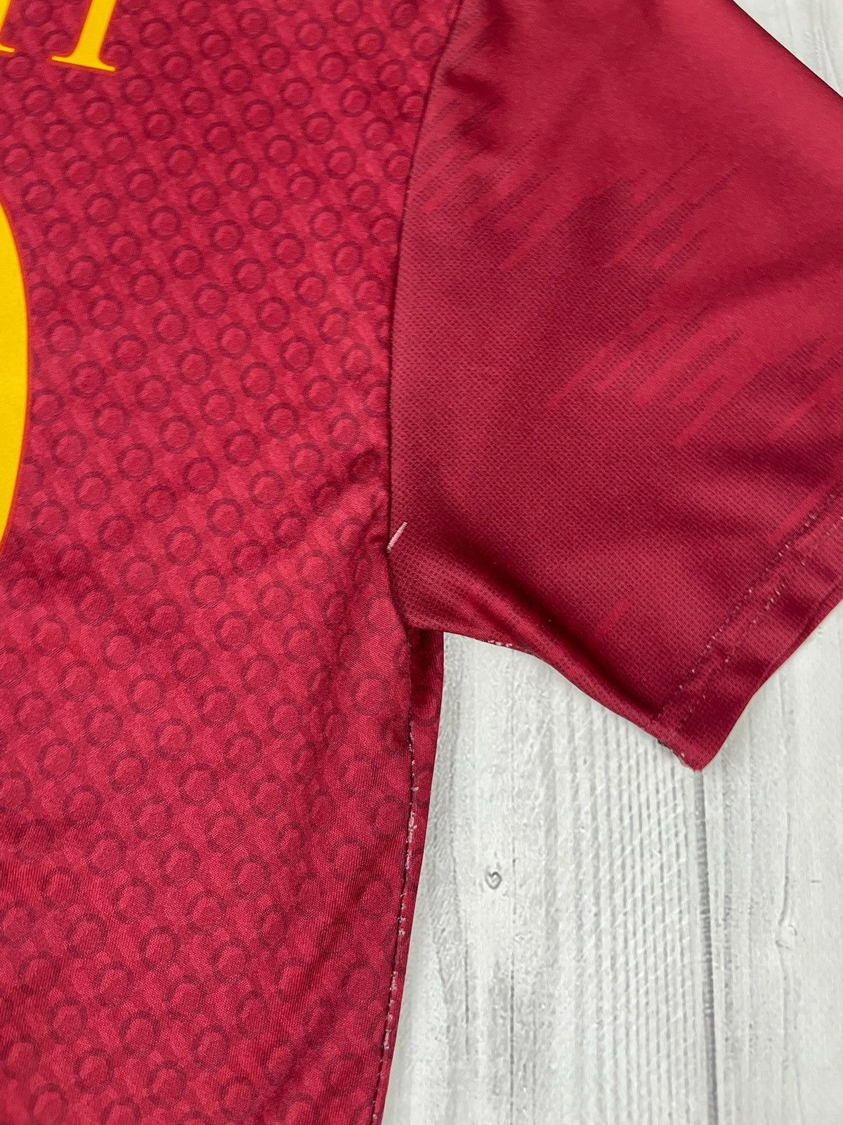 Vintage Vintage AS Roma soccer jersey 10 Totti size S rare Size US S / EU 44-46 / 1 - 6 Thumbnail