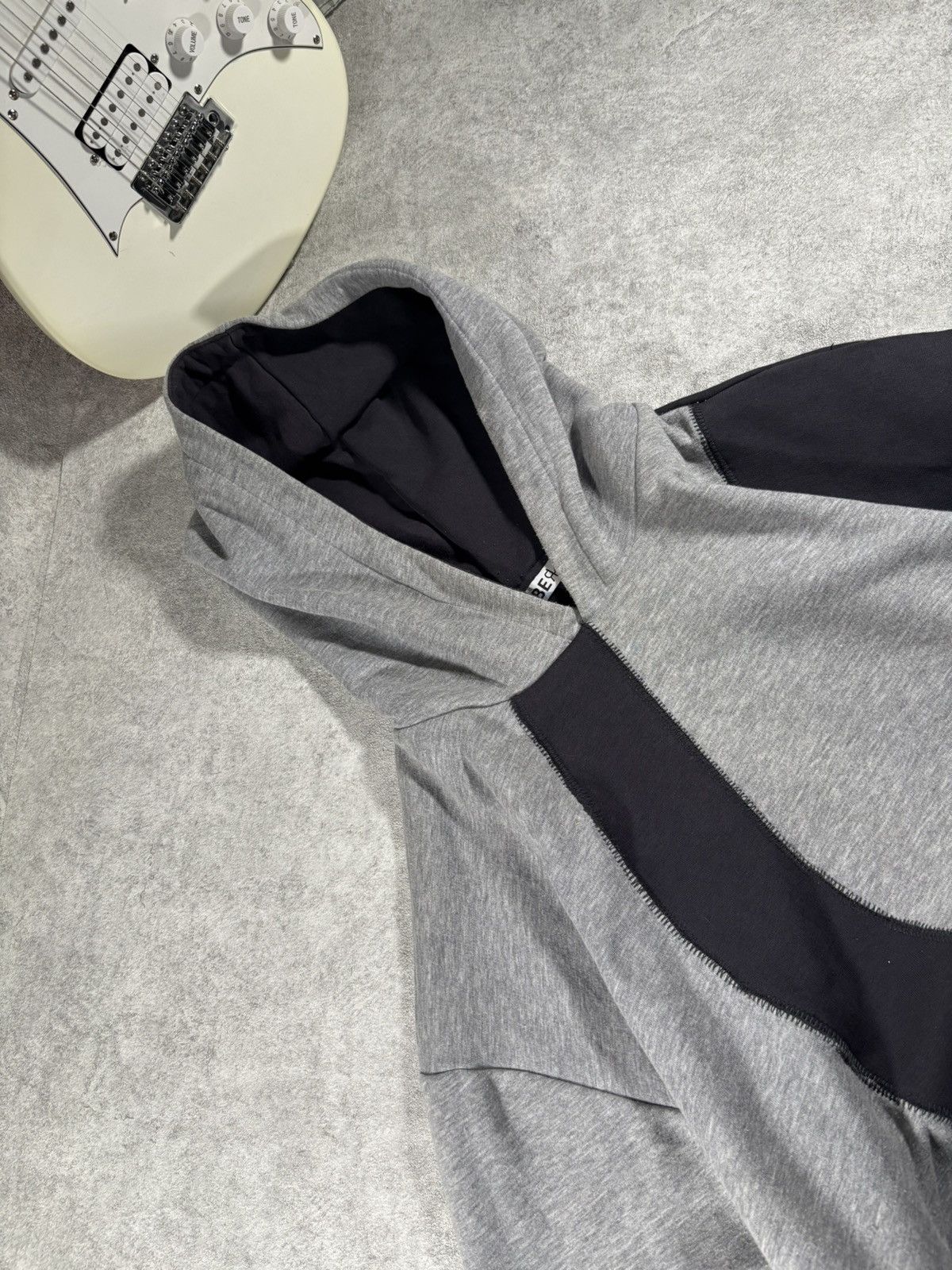 If Six Was Nine A COLD WALL type Avantgarde Curved Hoodie Fit Yeezy Gap Size US L / EU 52-54 / 3 - 3 Thumbnail